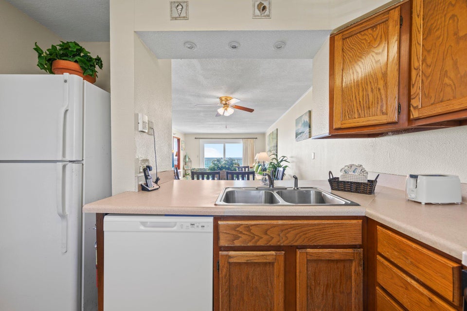 Destin, Florida, 32541, United States, 2 Bedrooms Bedrooms, ,2 BathroomsBathrooms,Residential,For Sale,1861744