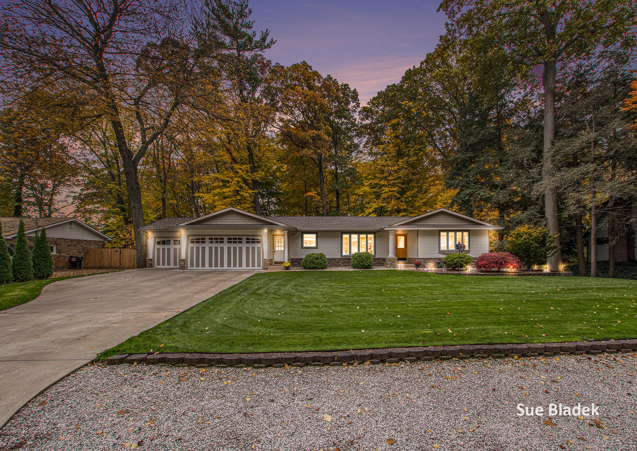 Holland, Michigan, 49424, United States, 3 Bedrooms Bedrooms, ,3 BathroomsBathrooms,Residential,For Sale,1989003