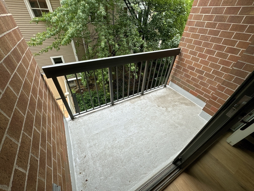 Brookline, Massachusetts, 02446, United States, 2 Bedrooms Bedrooms, ,2 BathroomsBathrooms,Residential,For Sale,1920109
