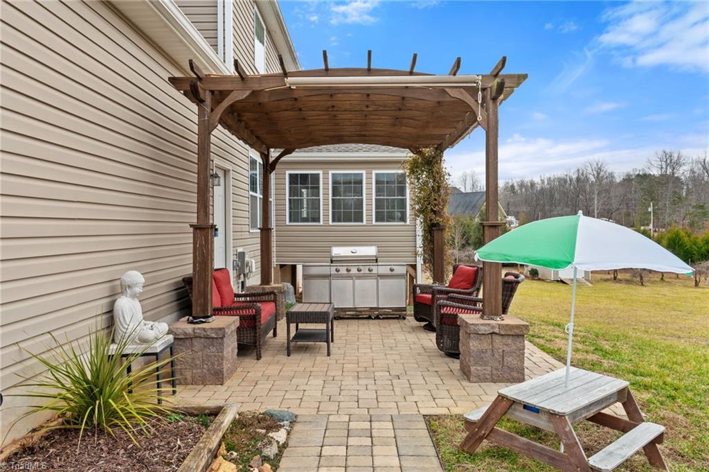 Lewisville, North Carolina, 27023, United States, 5 Bedrooms Bedrooms, ,4 BathroomsBathrooms,Residential,For Sale,1890092