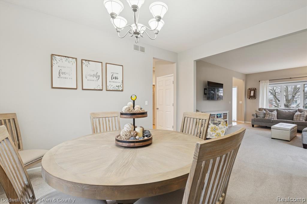 Highland, Michigan, 48357, United States, 4 Bedrooms Bedrooms, ,4 BathroomsBathrooms,Residential,For Sale,2003066