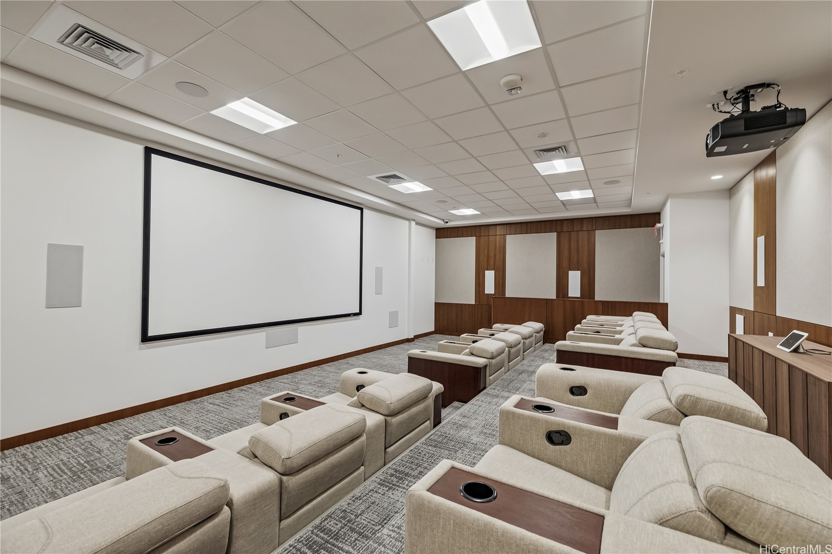 Honolulu, Hawaii, 96814, United States, 1 Bedroom Bedrooms, ,1 BathroomBathrooms,Residential,For Sale,1992137