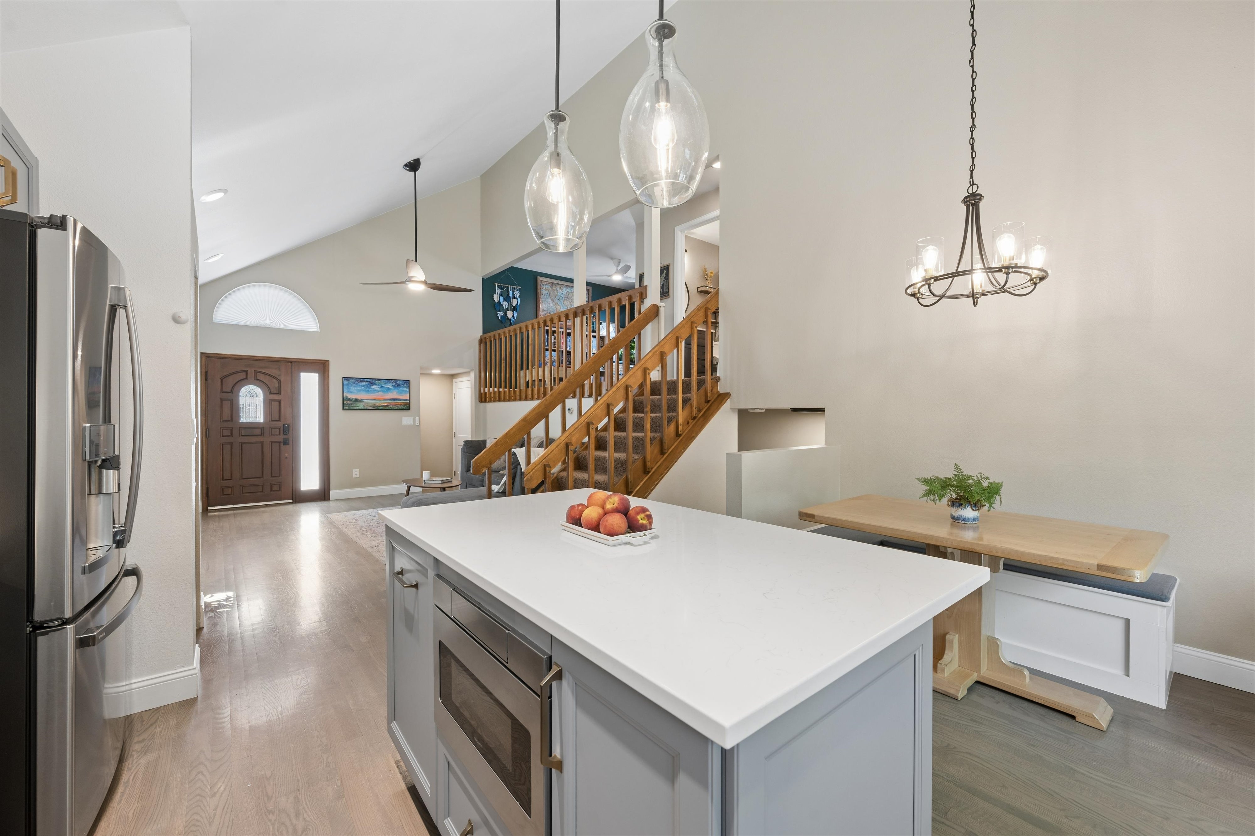  Beautifully updated home-Renovated from top to bottom with exceptional attention - 物件實景