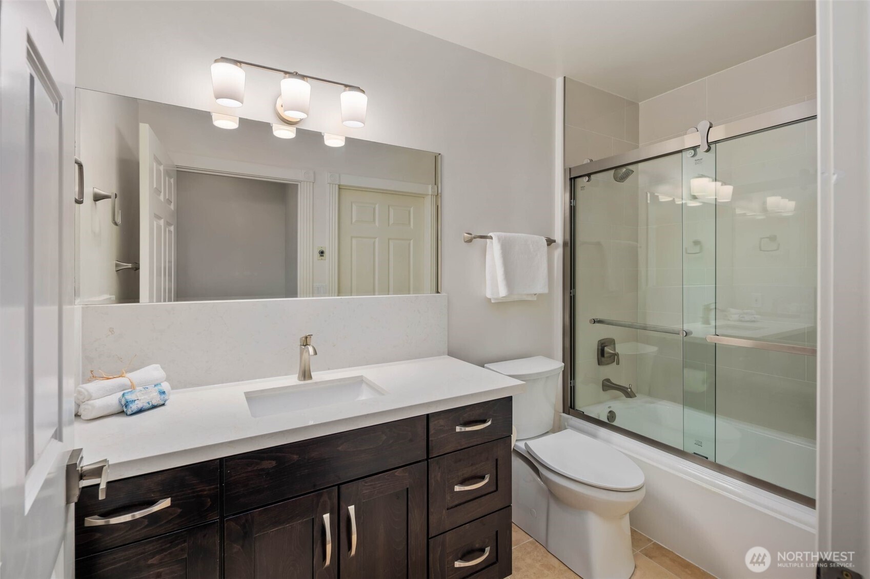 Seattle, Washington, 98116, United States, 2 Bedrooms Bedrooms, ,2 BathroomsBathrooms,Residential,For Sale,1949769