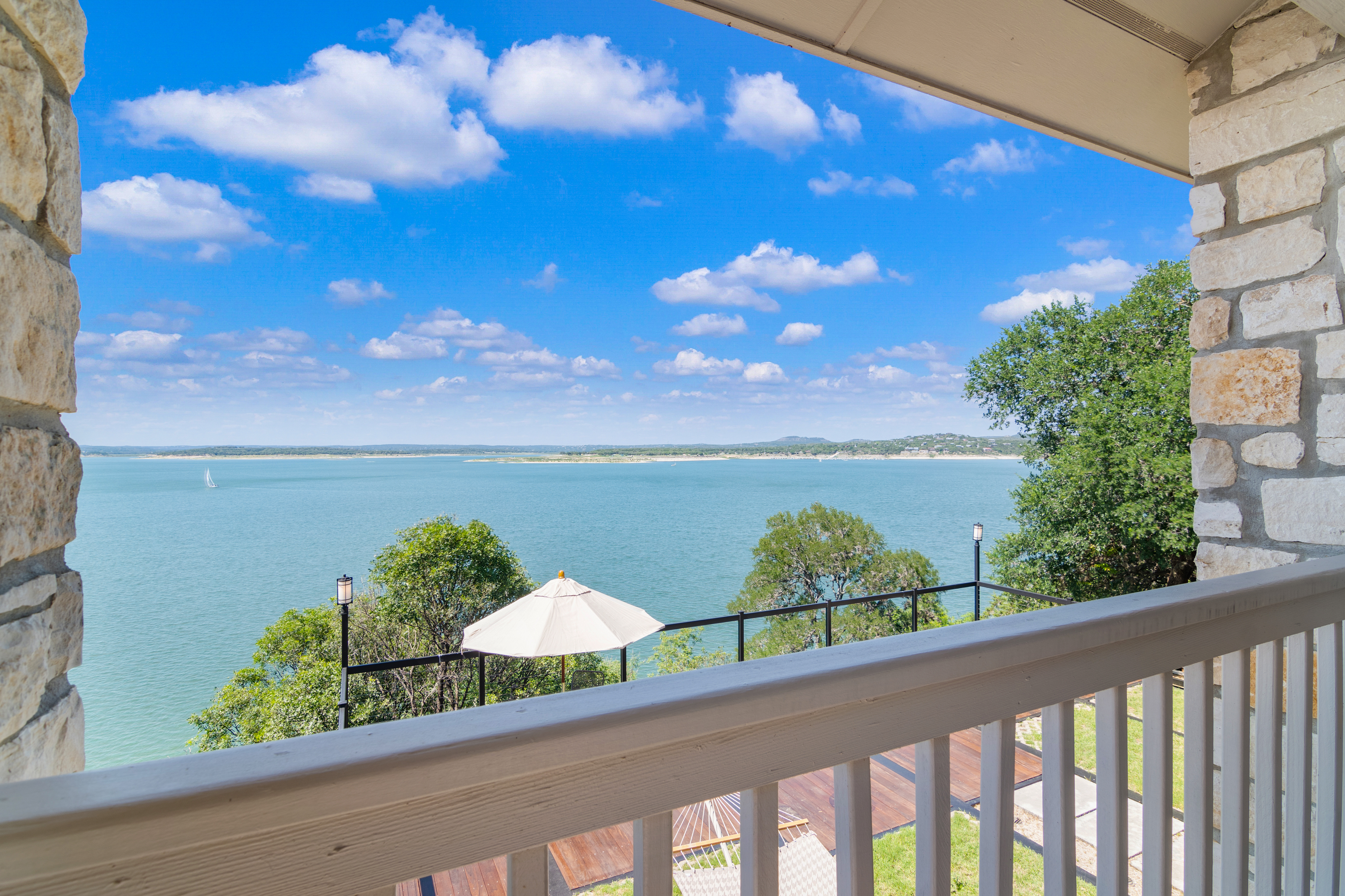  Canyon Lake Waterfront Retreat - 物件實景