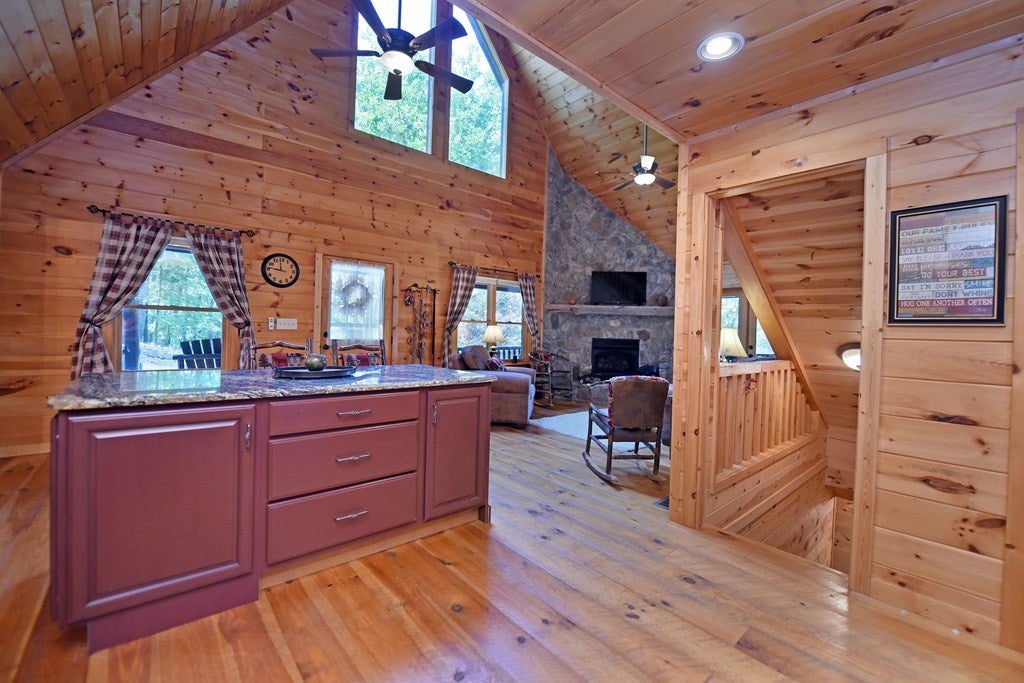 Morganton, Georgia, 30560, United States, 3 Bedrooms Bedrooms, ,3 BathroomsBathrooms,Residential,For Sale,2001916