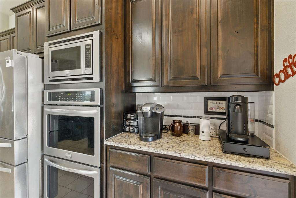 Weatherford, Texas, 76087, United States, 3 Bedrooms Bedrooms, ,3 BathroomsBathrooms,Residential,For Sale,1929986