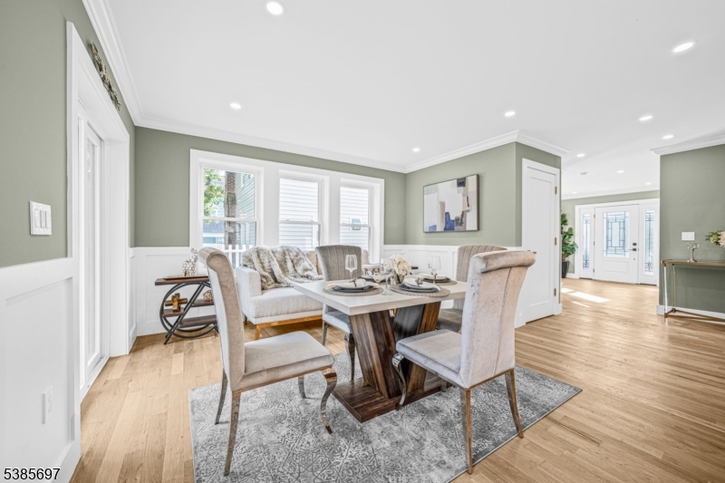 Maplewood Twp., New Jersey, 07040, United States, 4 Bedrooms Bedrooms, ,4 BathroomsBathrooms,Residential,For Sale,1950827