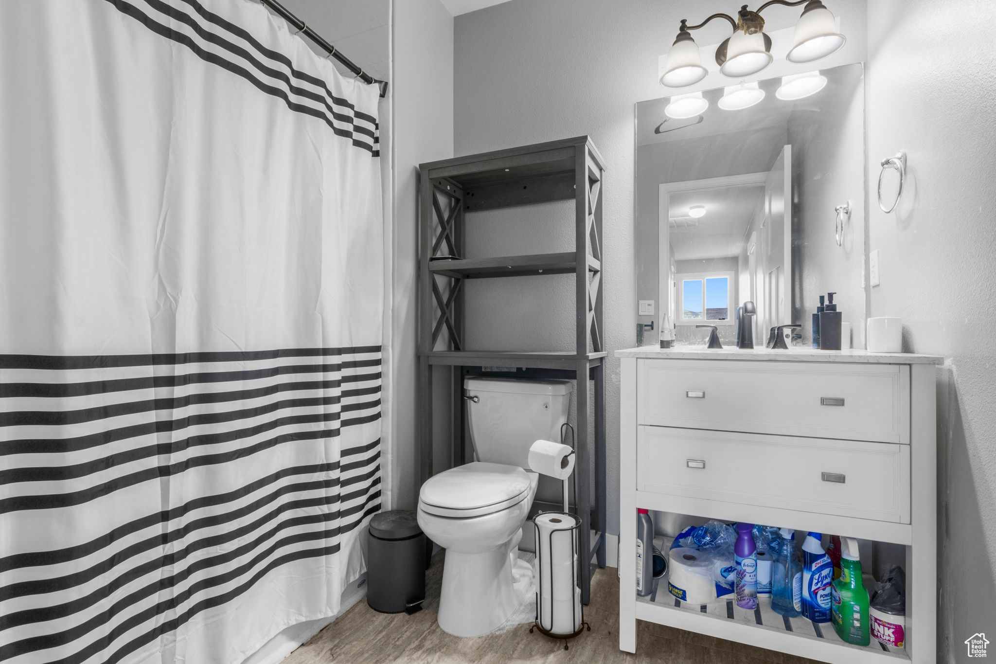 Lehi, Utah, 84043, United States, 4 Bedrooms Bedrooms, ,3 BathroomsBathrooms,Residential,For Sale,1795135