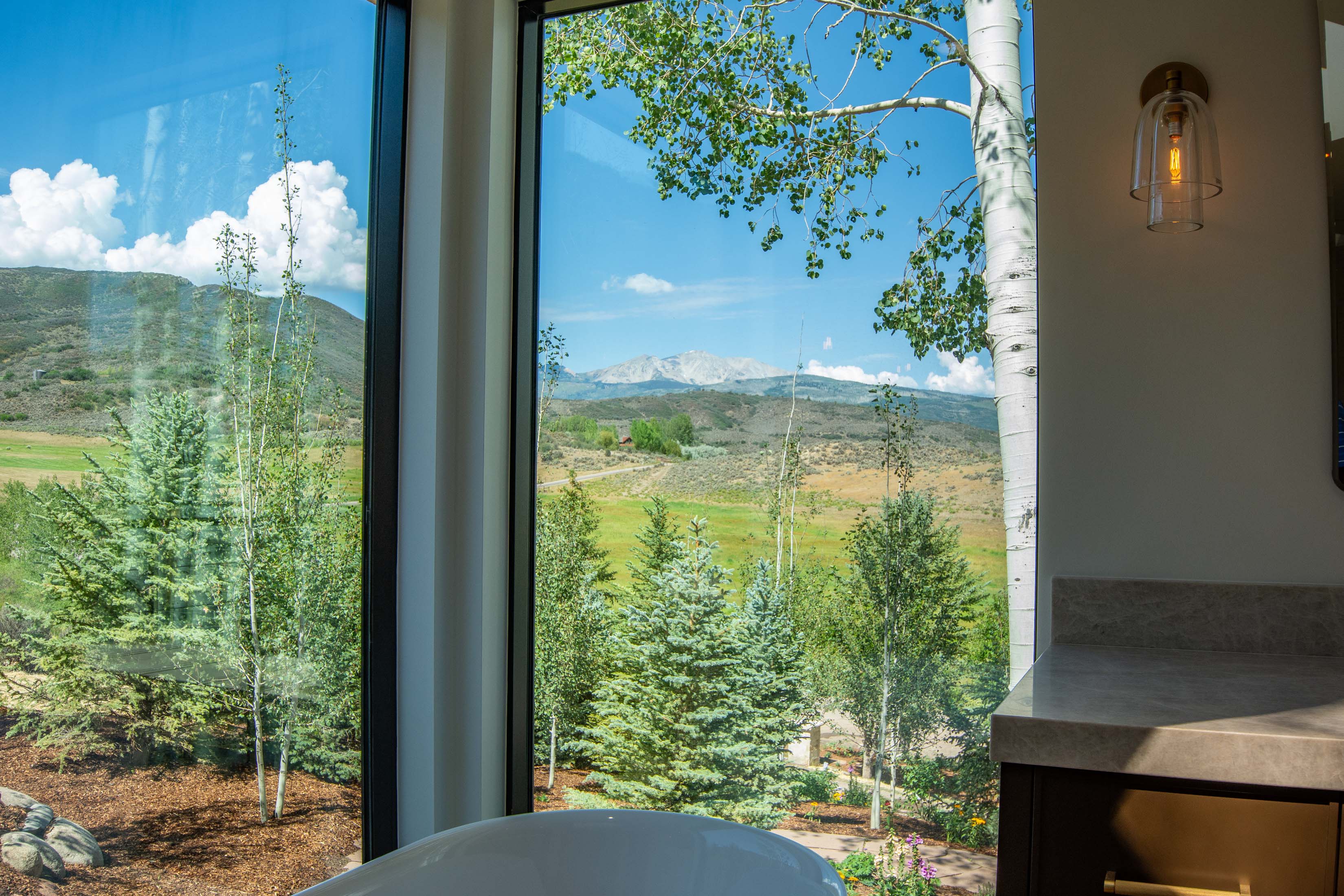  A Beautifully Reimagined Lazy O Ranch Estate with Unparalleled Mt. Sopris Views - 物件實景
