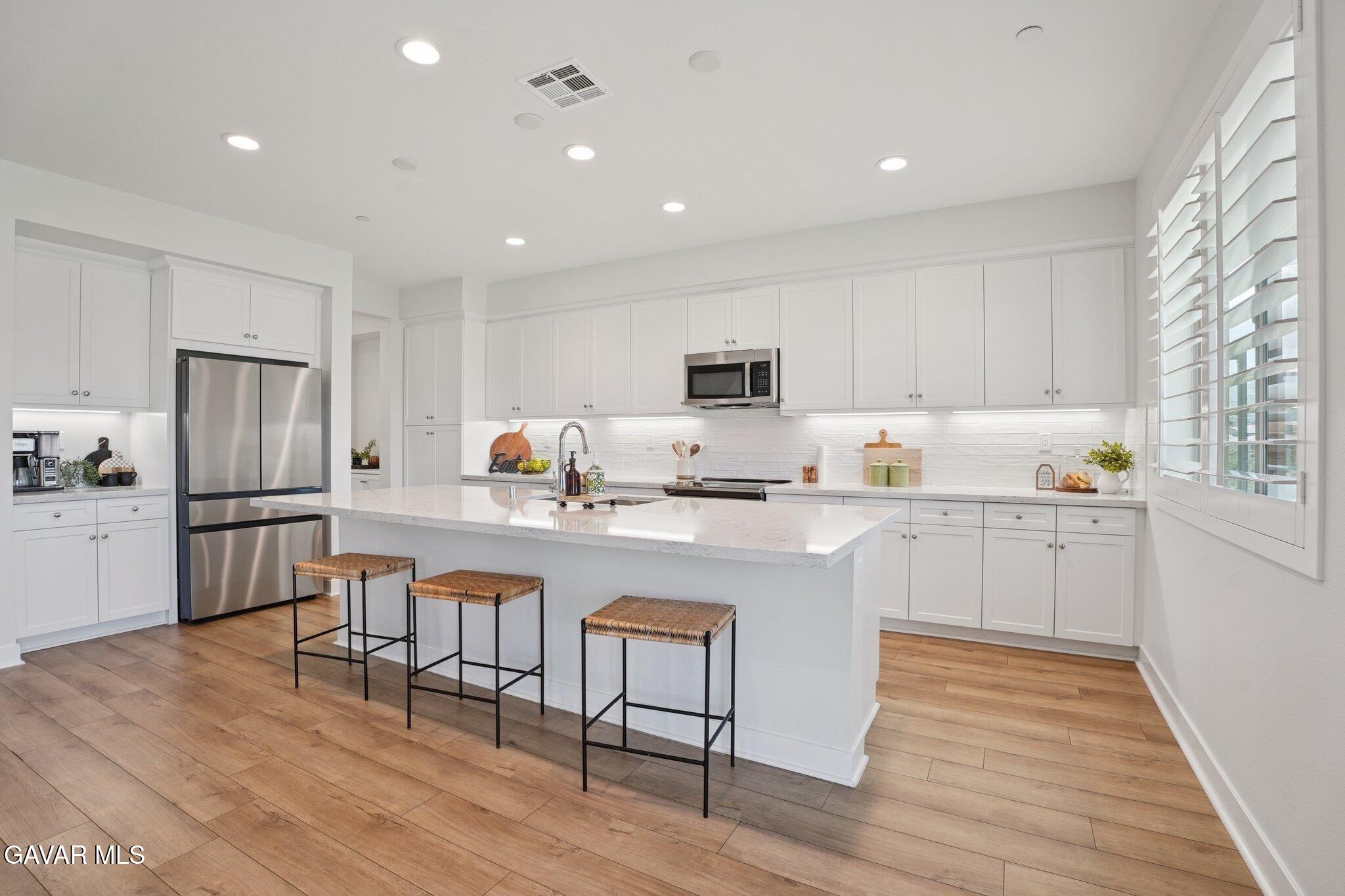 Palmdale, California, 93551, United States, 4 Bedrooms Bedrooms, ,4 BathroomsBathrooms,Residential,For Sale,2033193