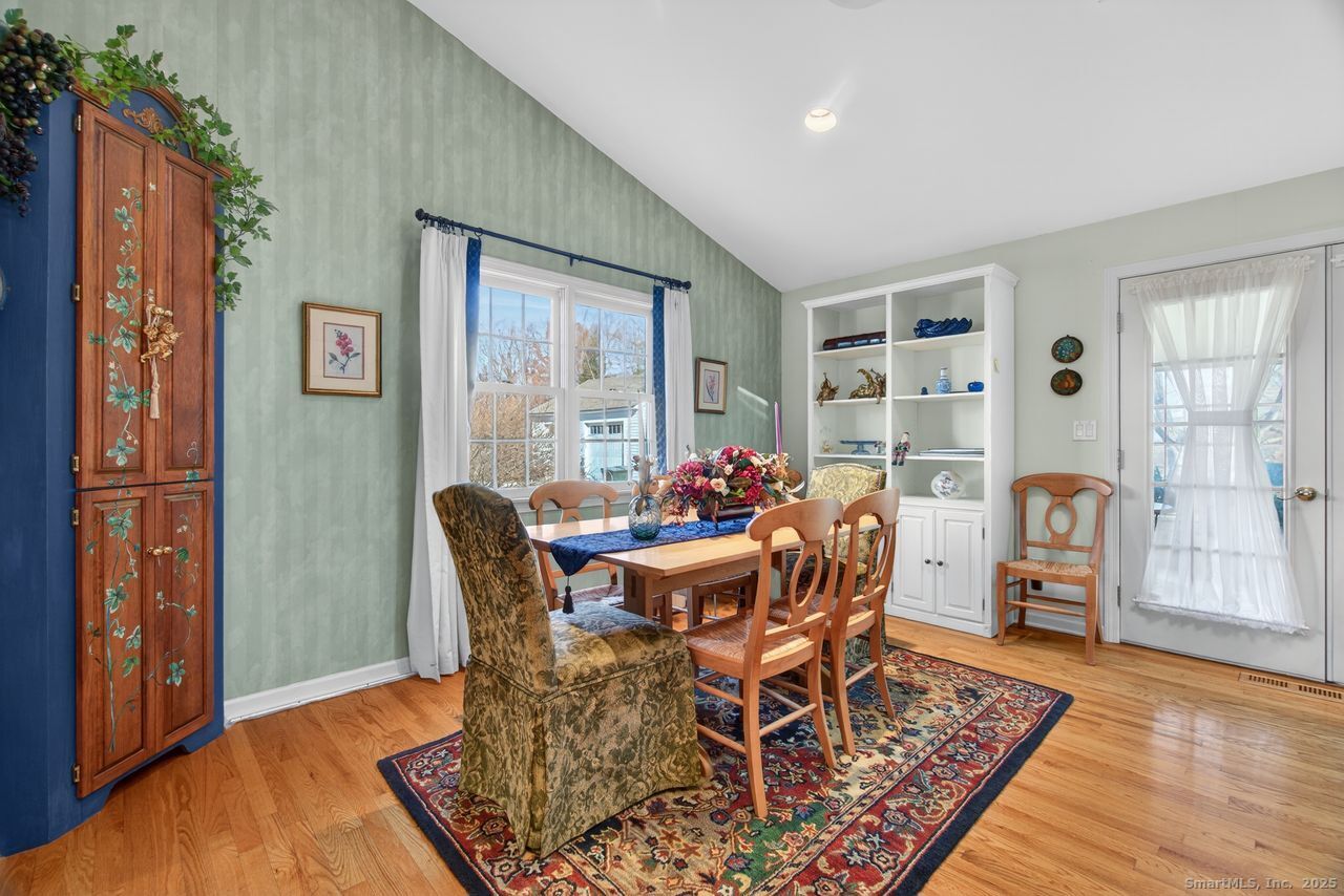 Guilford, Connecticut, 06437, United States, 3 Bedrooms Bedrooms, ,3 BathroomsBathrooms,Residential,For Sale,2003237