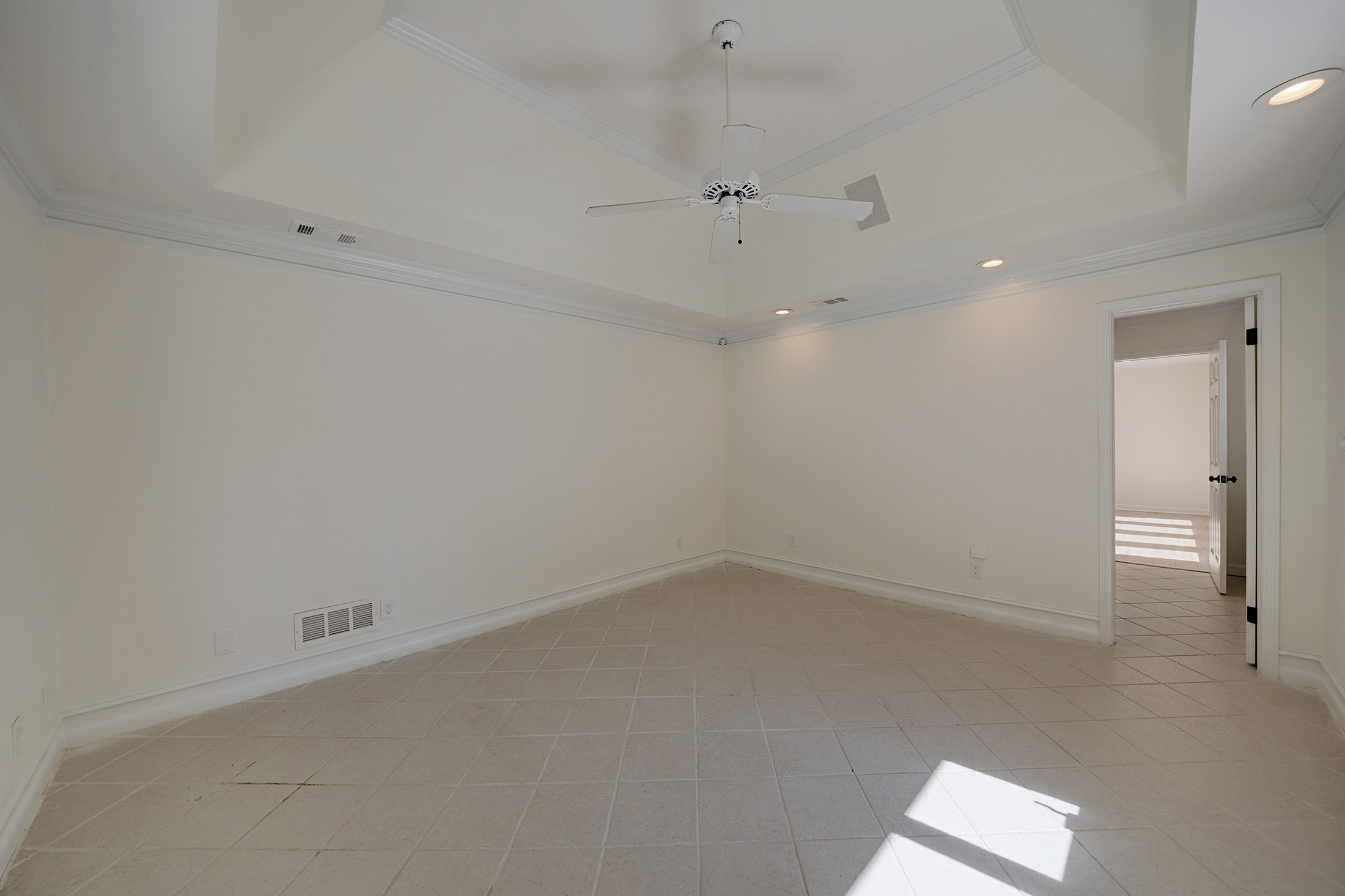  Spacious Ranch Overlooking the Fourth Fairway at Brookfield Country Club - 物件實景