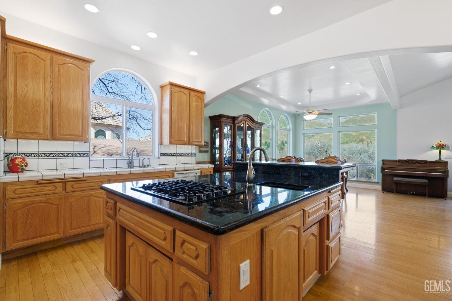 Kernville, California, 93238, United States, 4 Bedrooms Bedrooms, ,3 BathroomsBathrooms,Residential,For Sale,1941989
