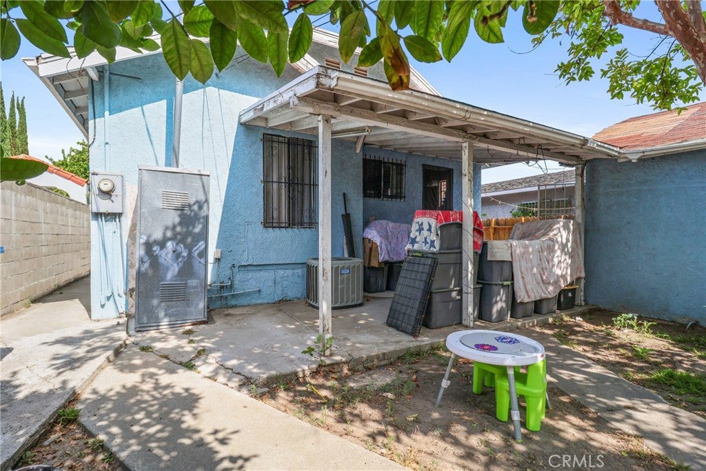 Los Angeles, California, 90016, United States, ,Residential,For Sale,1892903