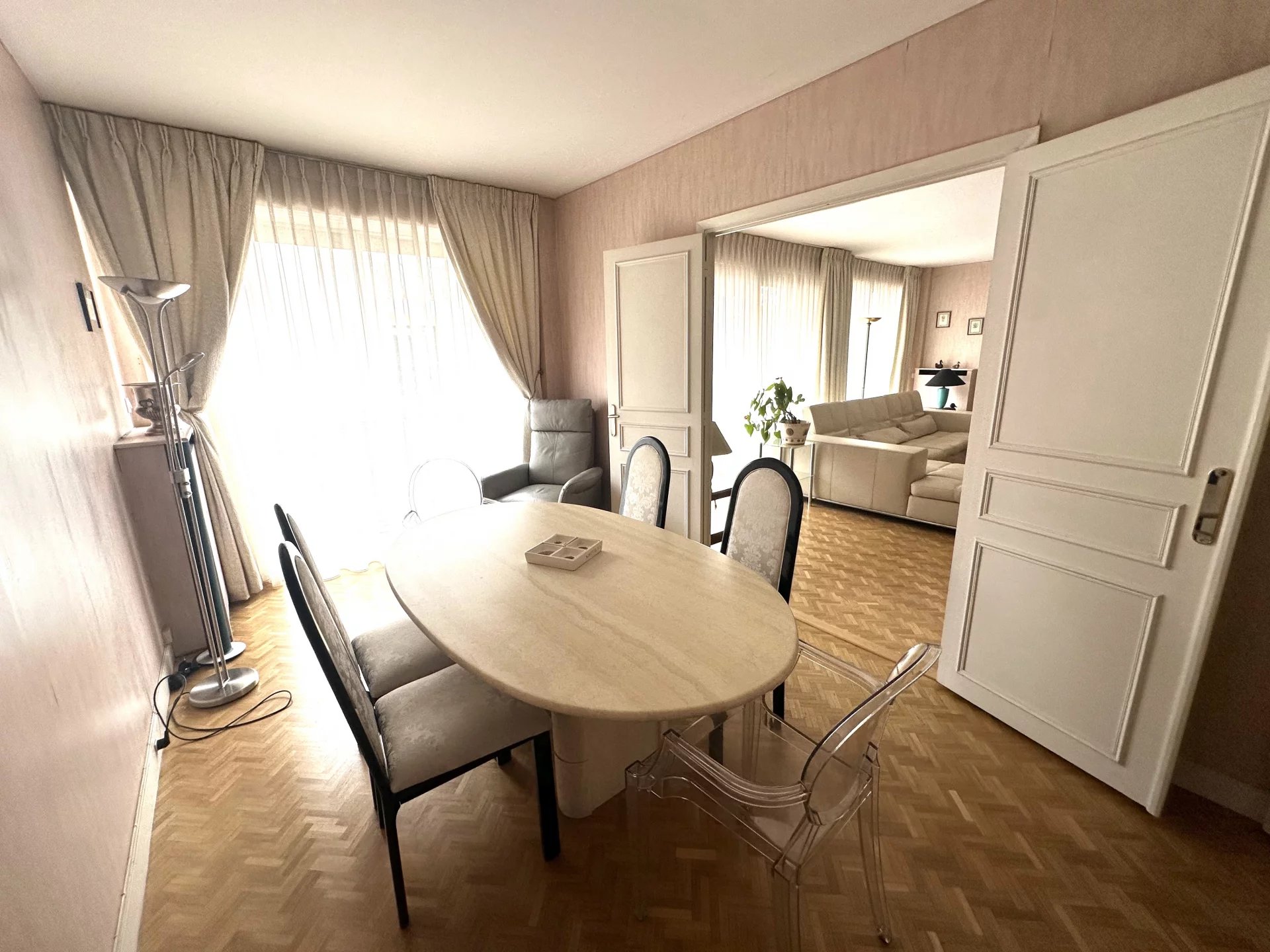 Le Vésinet, Île-de-France, 78110, FR, 3 Bedrooms Bedrooms, ,4 BathroomsBathrooms,Residential,For Sale,1994882