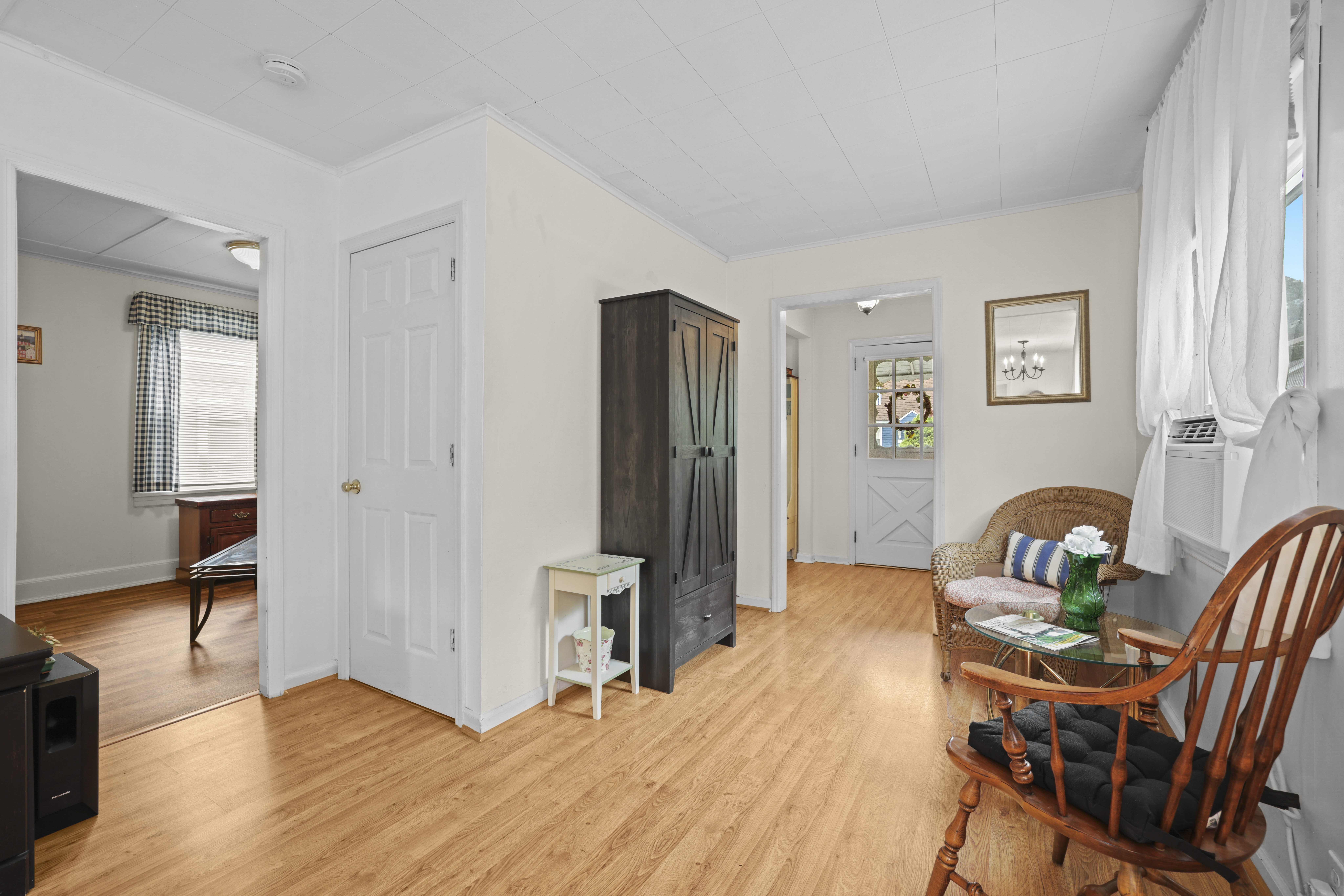 Pequannock, New Jersey, 07440, United States, 4 Bedrooms Bedrooms, ,2 BathroomsBathrooms,Residential,For Sale,1923115