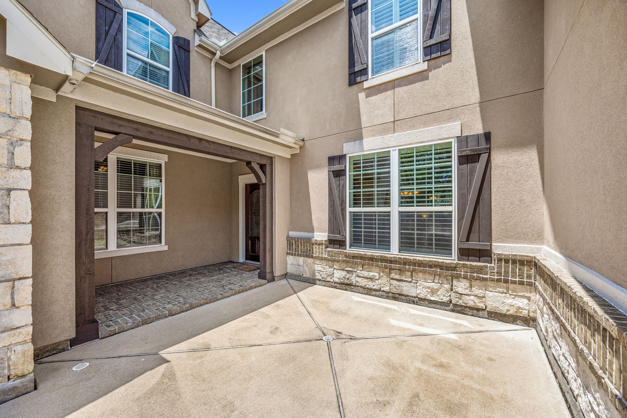  28002 Nobbe Hollow Drive - 物件實景