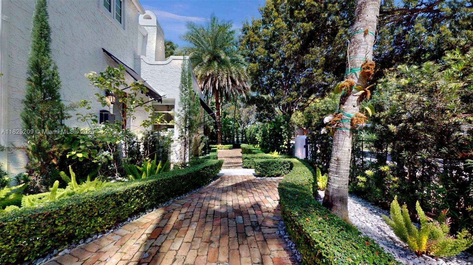 Coral Gables, Florida, 33134, United States, 4 Bedrooms Bedrooms, ,3 BathroomsBathrooms,Residential,For Sale,1976350