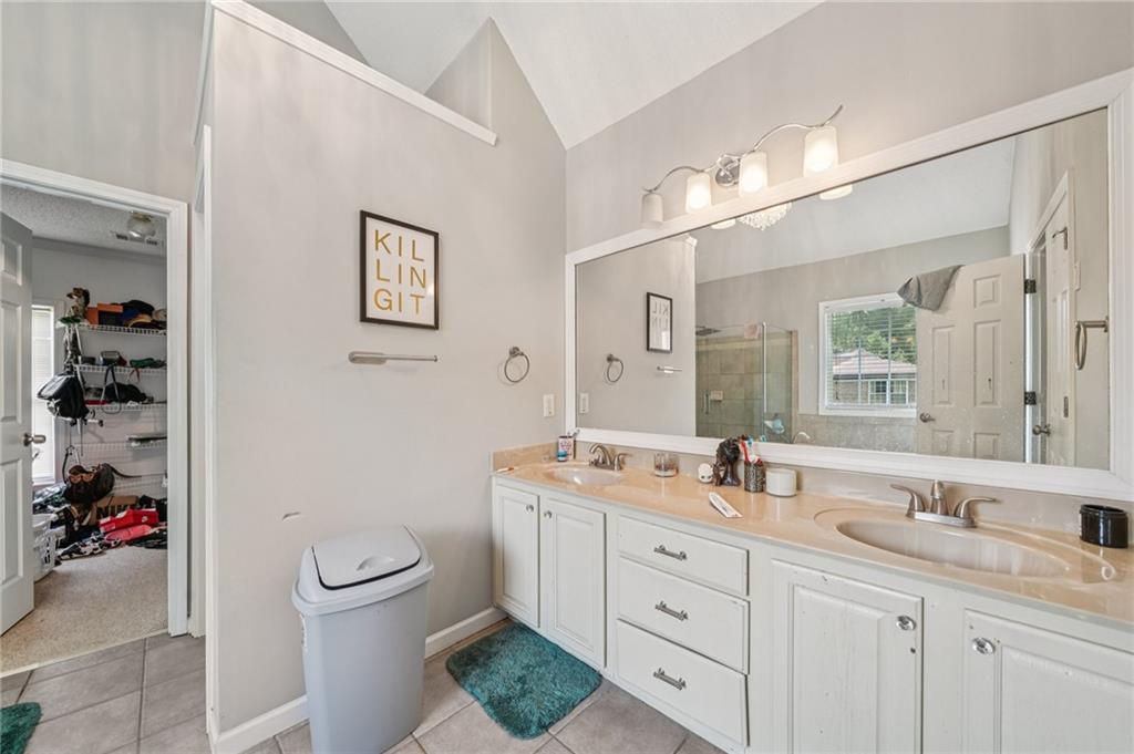 Stockbridge, Georgia, 30281, United States, 5 Bedrooms Bedrooms, ,4 BathroomsBathrooms,Residential,For Sale,1975604