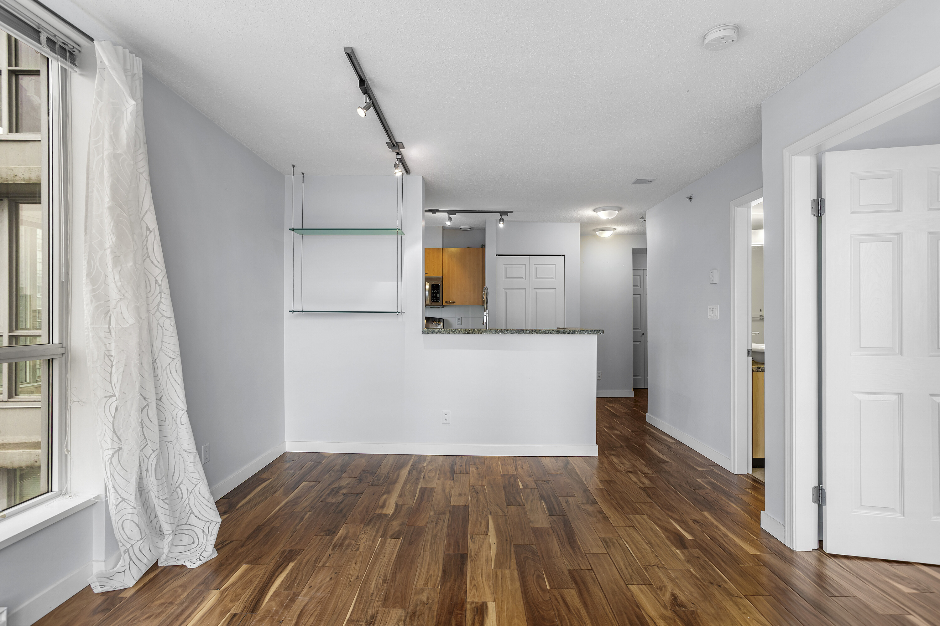  Downtown One Bedroom & Two Den - 物件實景