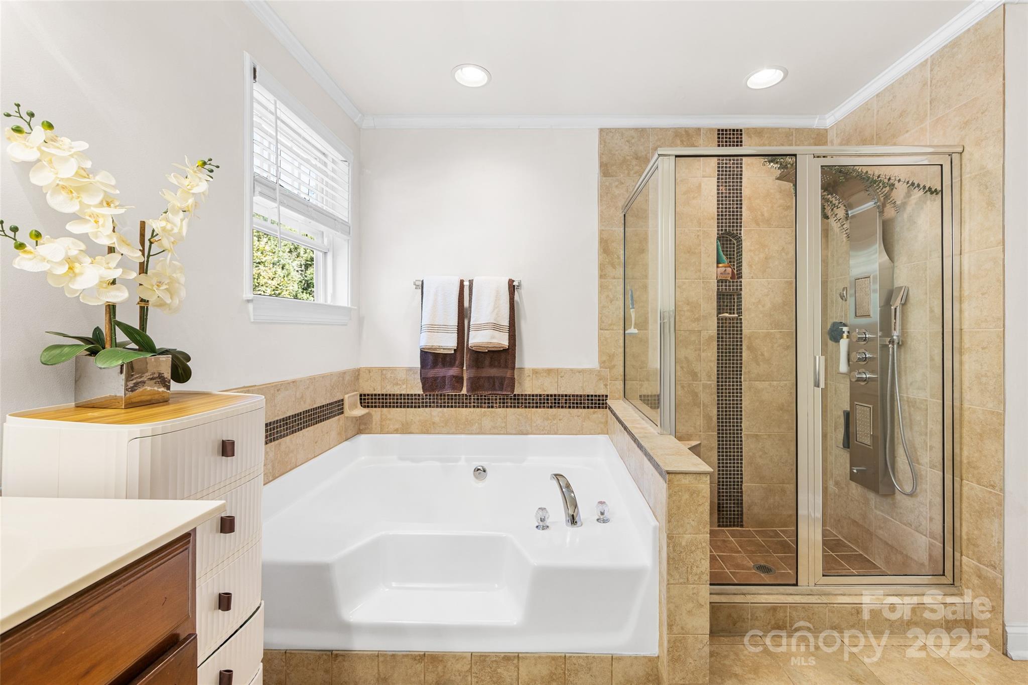 Huntersville, North Carolina, 28078, United States, 4 Bedrooms Bedrooms, ,3 BathroomsBathrooms,Residential,For Sale,1969011