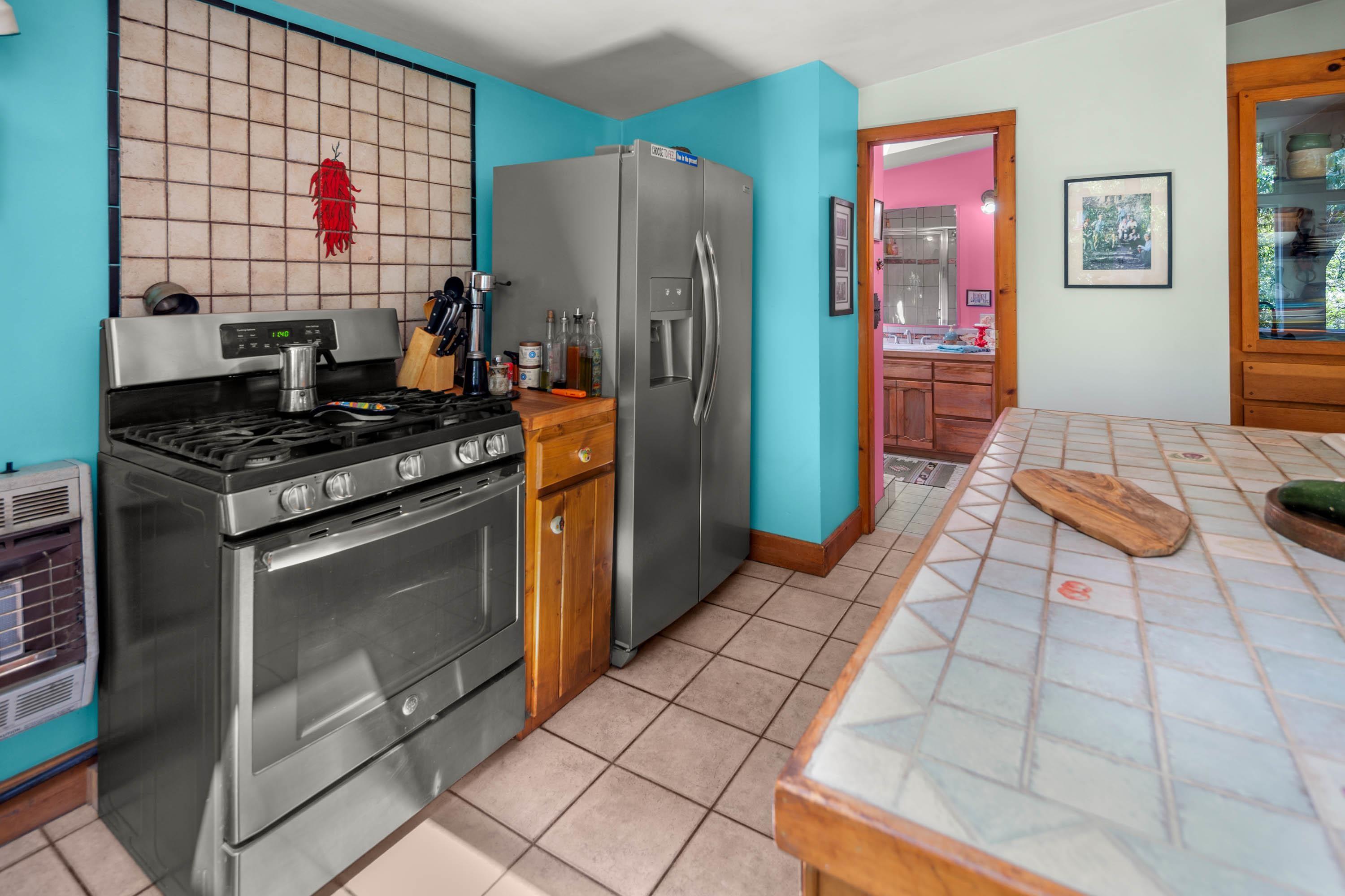 Questa, New Mexico, 87556, United States, 2 Bedrooms Bedrooms, ,3 BathroomsBathrooms,Residential,For Sale,1916841