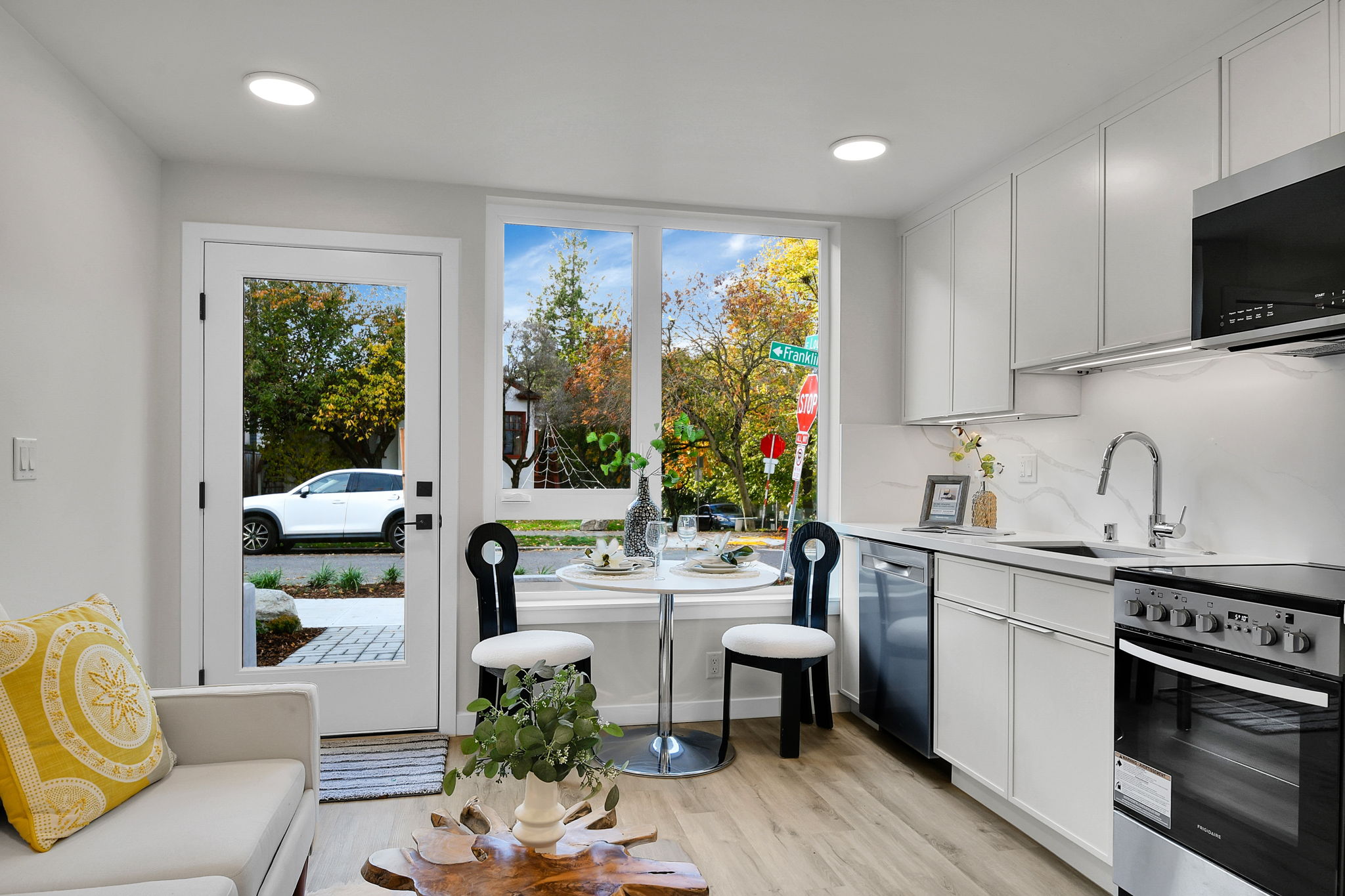  2374 Franklin Ave E, Seattle, WA 98102 - 物件實景