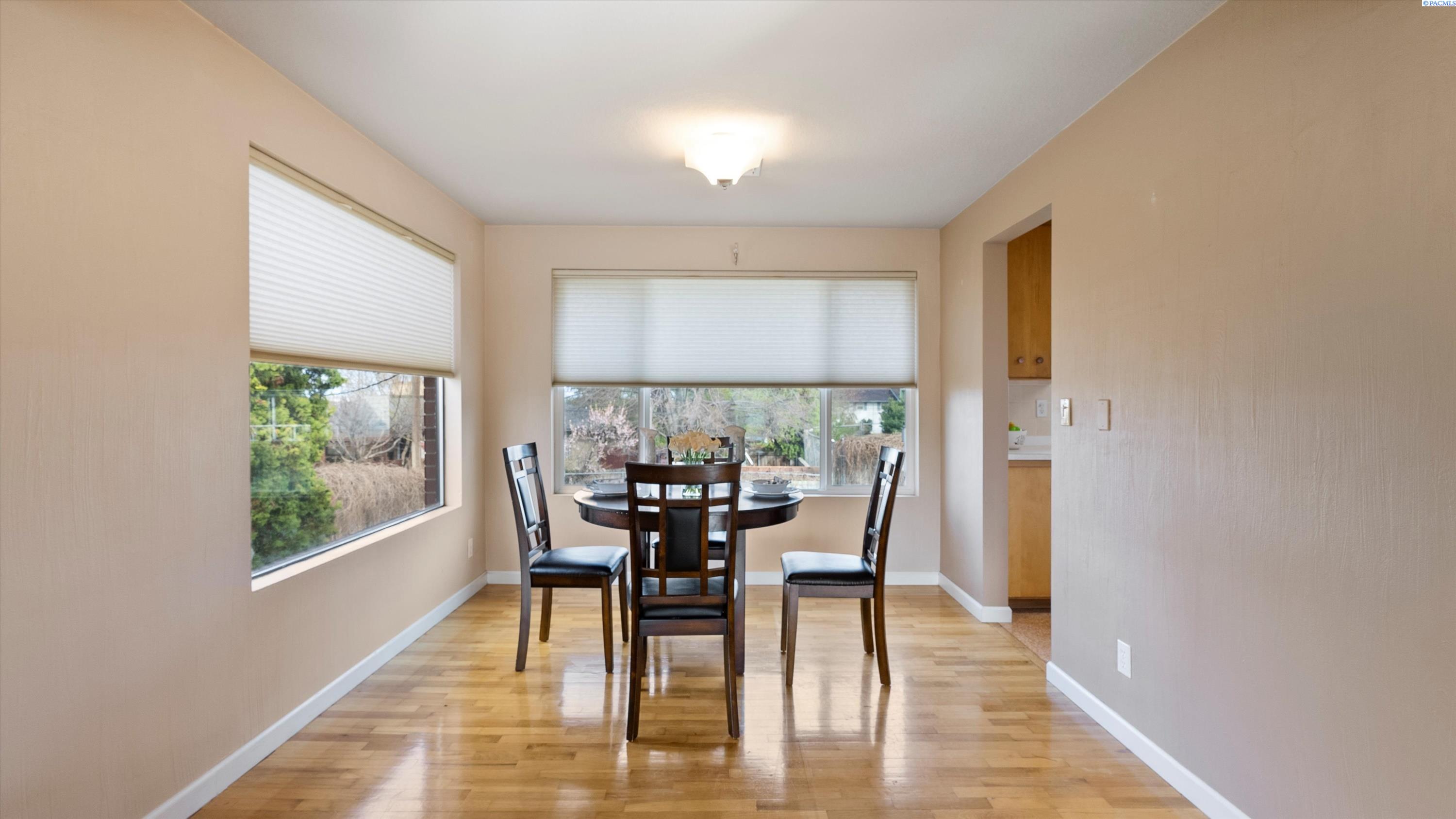 Kennewick, Washington, 99337, United States, 4 Bedrooms Bedrooms, ,2 BathroomsBathrooms,Residential,For Sale,1939902