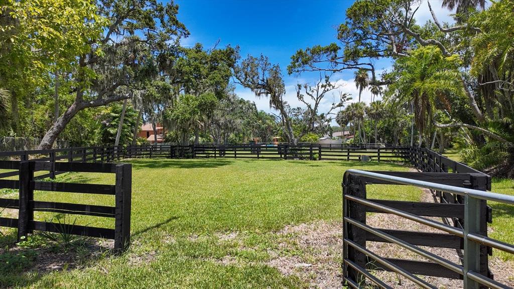 Largo, Florida, 33774, United States, 5 Bedrooms Bedrooms, ,7 BathroomsBathrooms,Residential,For Sale,1876225