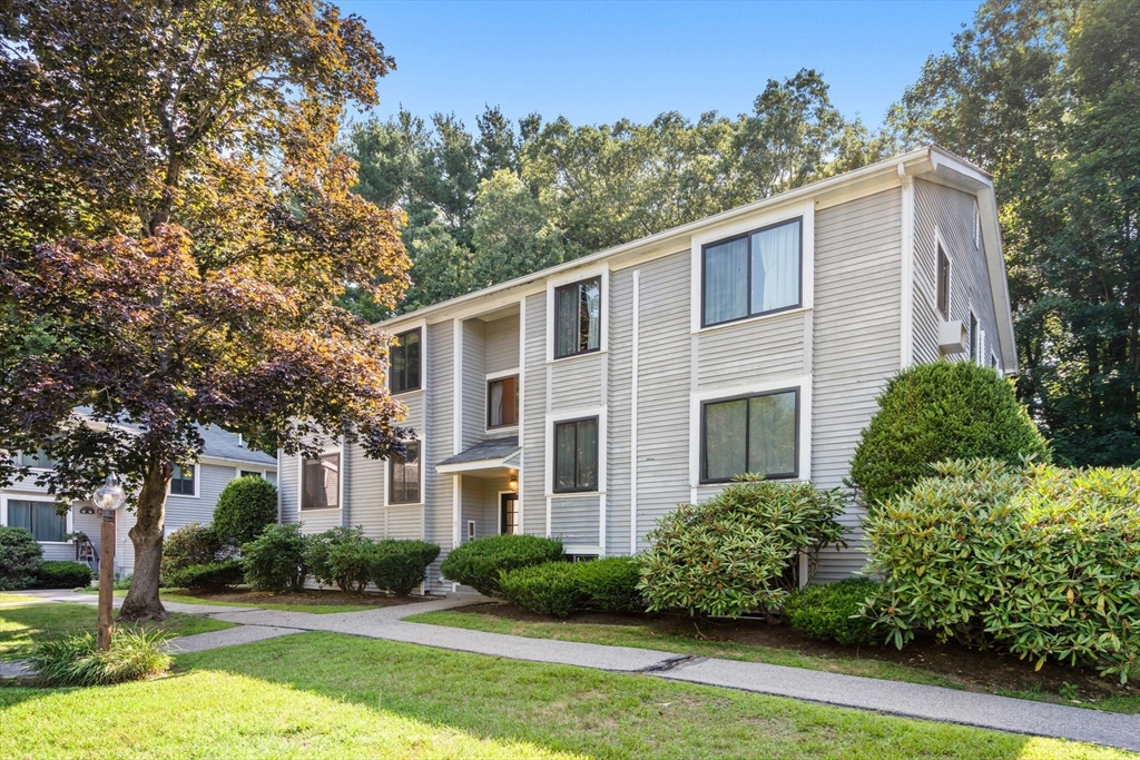Concord, Massachusetts, 01742, United States, 2 Bedrooms Bedrooms, ,2 BathroomsBathrooms,Residential,For Sale,1896071