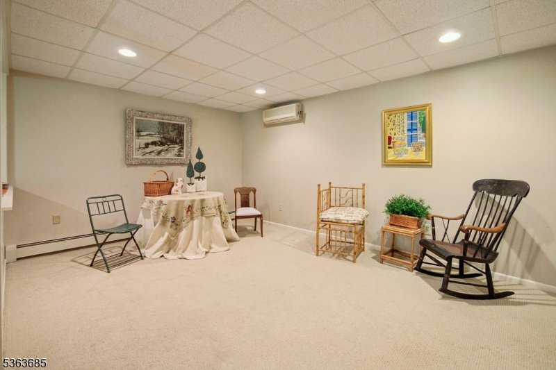 Bernards Twp., New Jersey, 07920, United States, 3 Bedrooms Bedrooms, ,4 BathroomsBathrooms,Residential,For Sale,1875142