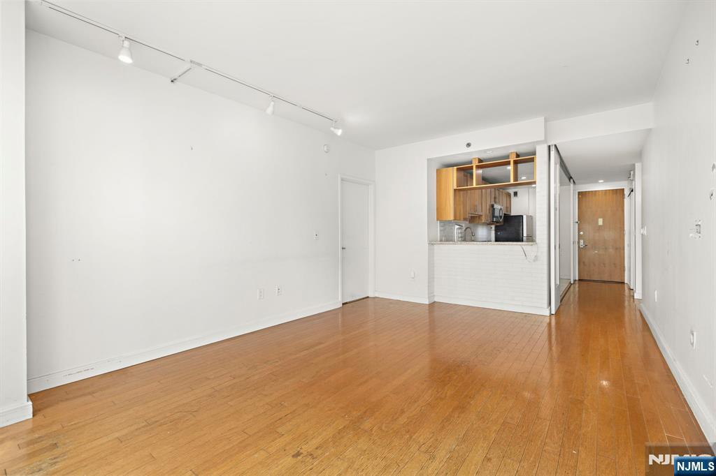Jersey City, New Jersey, 07310, United States, 2 Bedrooms Bedrooms, ,2 BathroomsBathrooms,Residential,For Sale,1868291