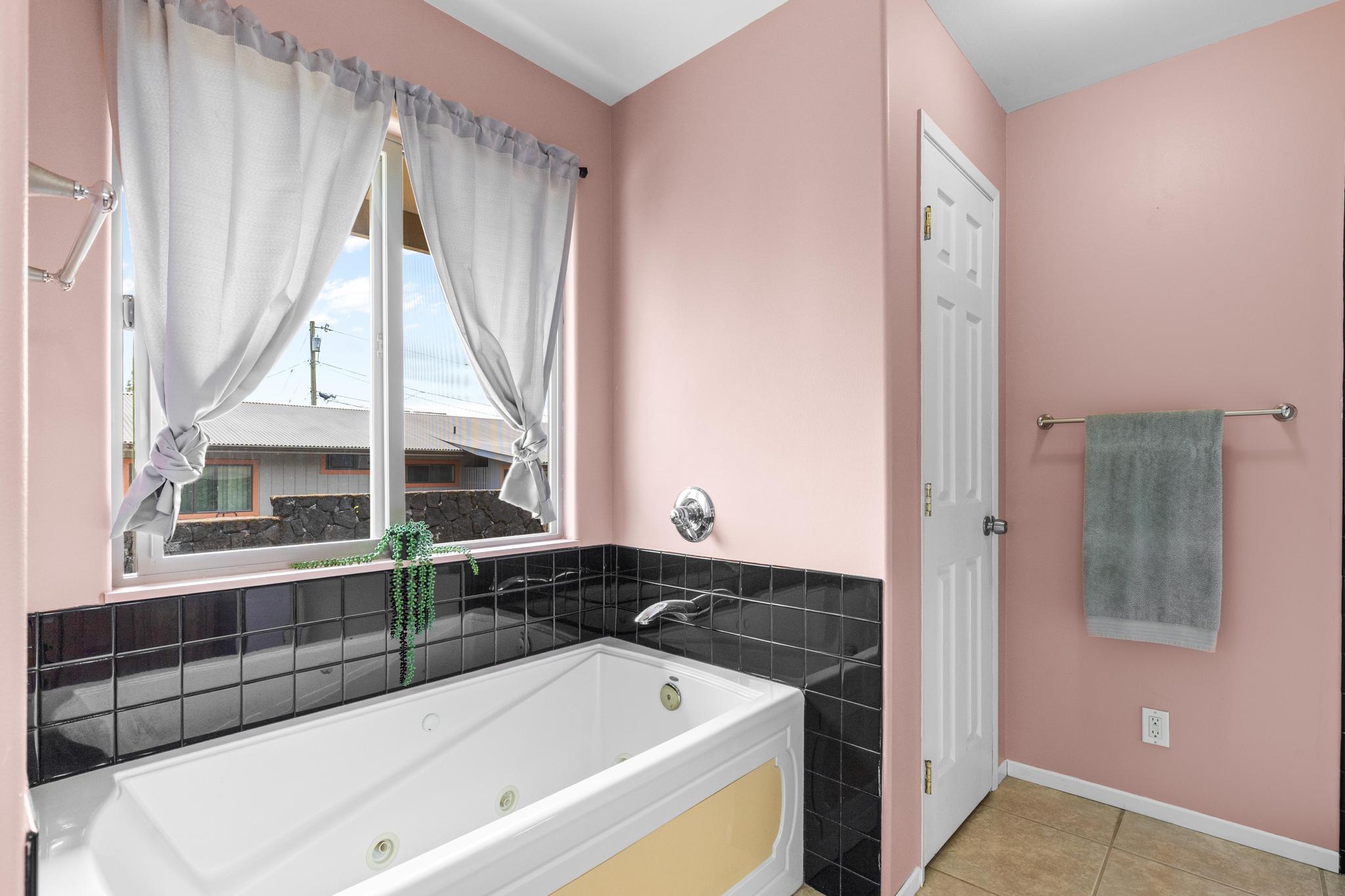 Hilo, Hawaii, 96720, United States, 3 Bedrooms Bedrooms, ,2 BathroomsBathrooms,Residential,For Sale,1890514