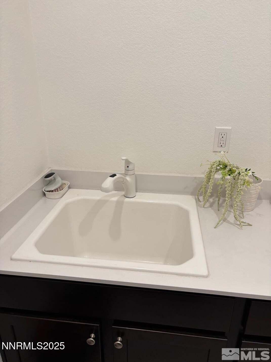 Sparks, Nevada, 89441, United States, 4 Bedrooms Bedrooms, ,3 BathroomsBathrooms,Residential,For Sale,1995545