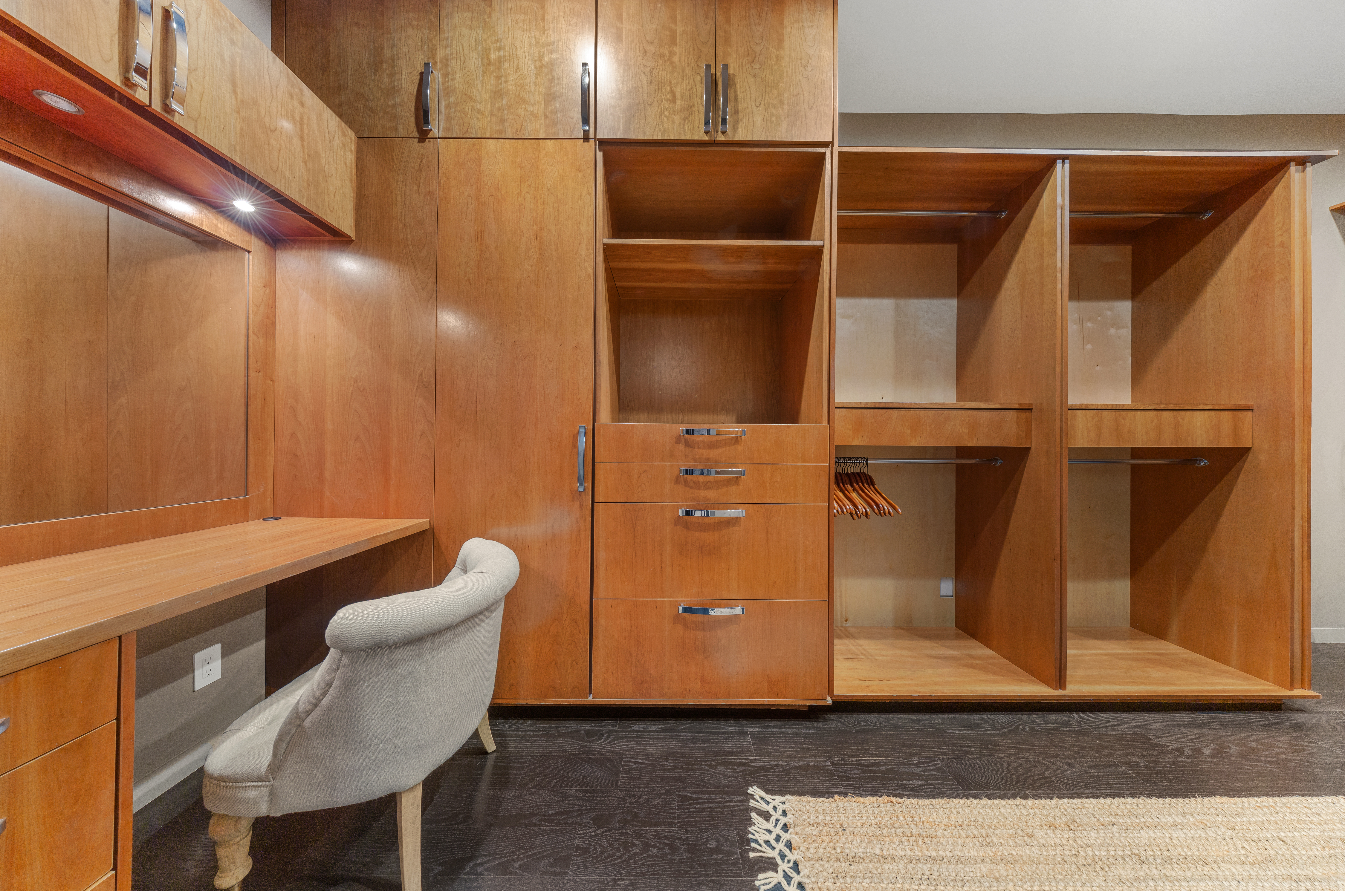  Spectacular Renovated SOMA Home with Rare Museum-Like 7-Car Garage - 物件實景