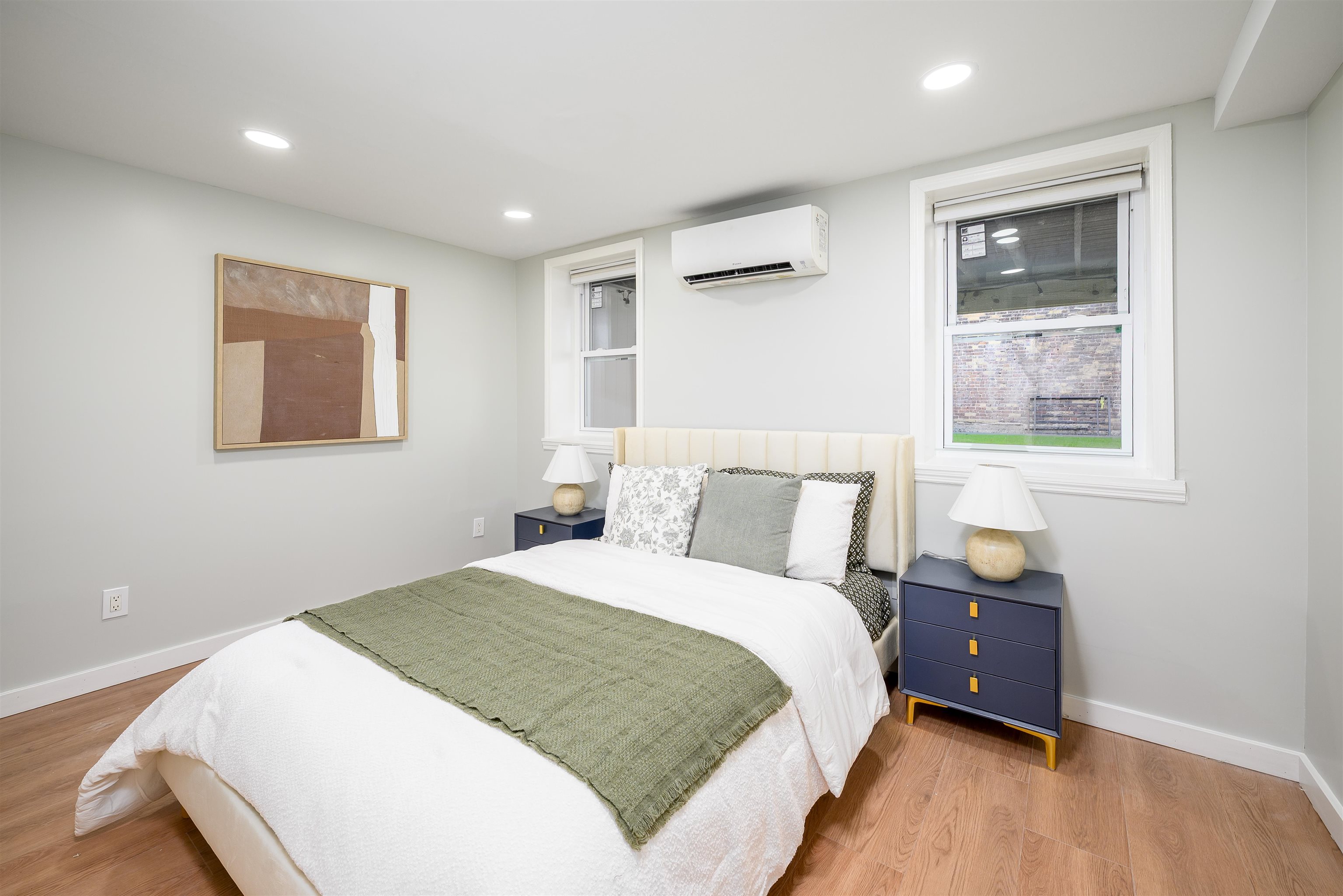 Jersey City, New Jersey, 07307, United States, 3 Bedrooms Bedrooms, ,2 BathroomsBathrooms,Residential,For Sale,1996189