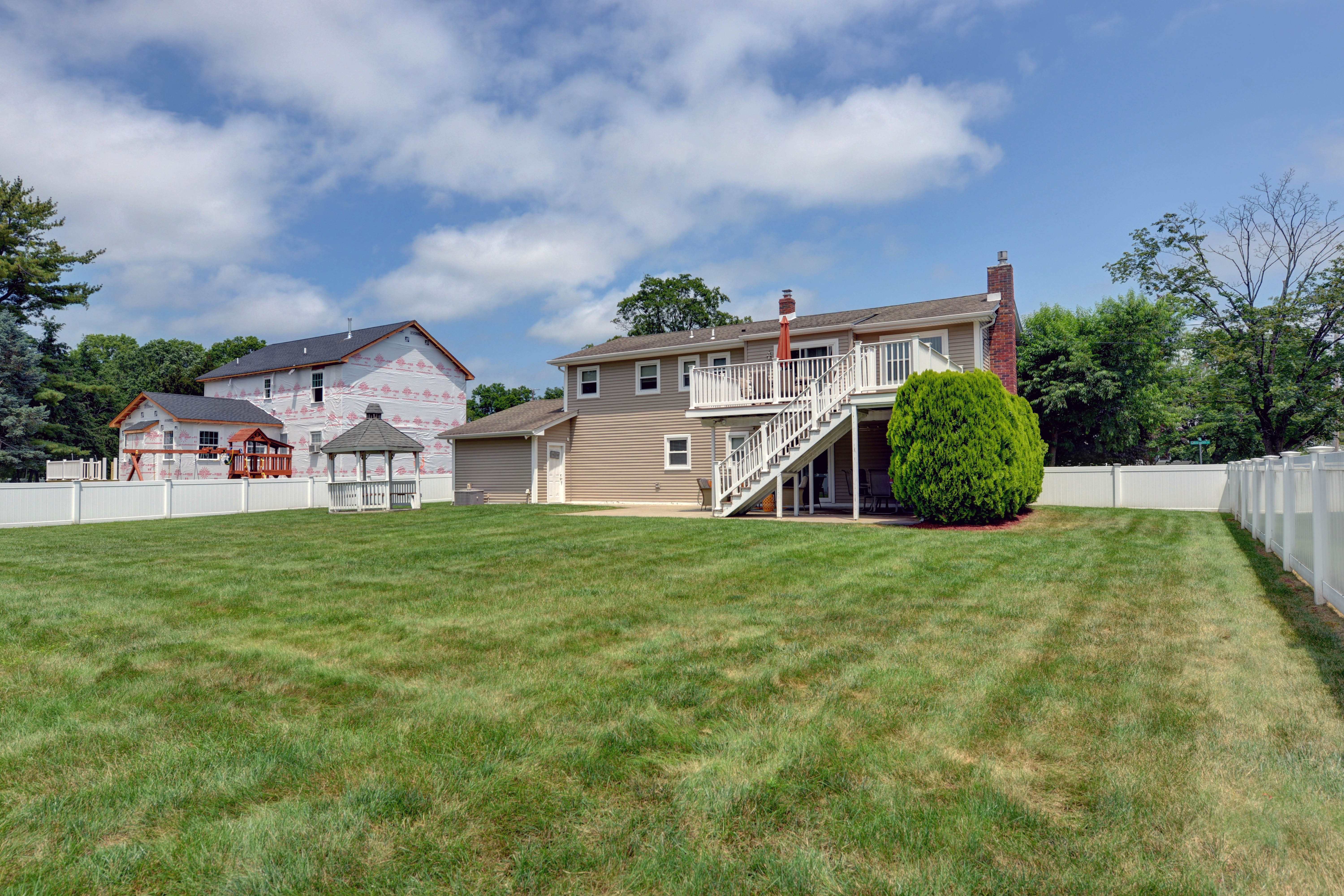 Pequannock, New Jersey, 07440, United States, 3 Bedrooms Bedrooms, ,3 BathroomsBathrooms,Residential,For Sale,1944939