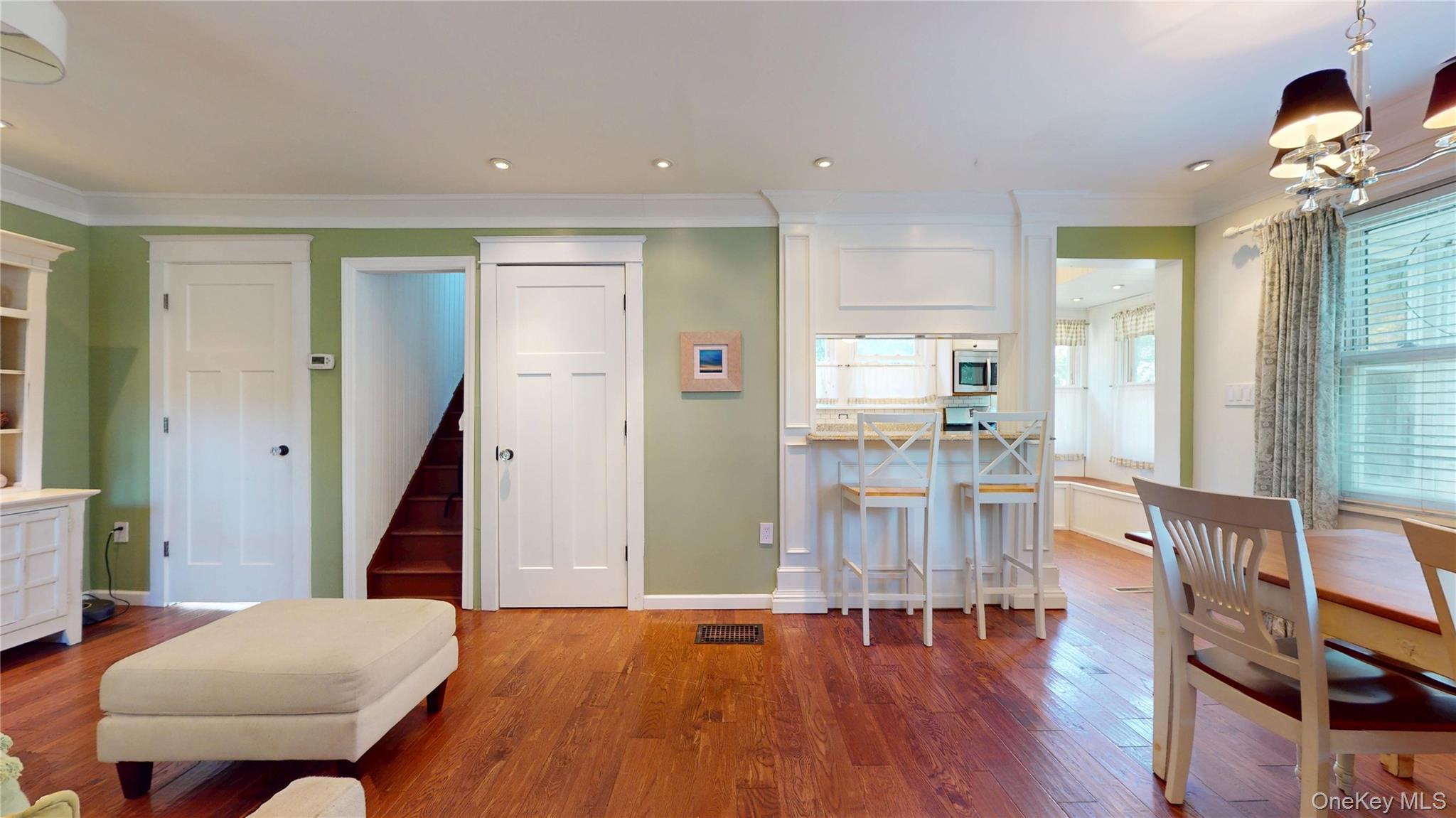 Sea Cliff, New York, 11579, United States, 2 Bedrooms Bedrooms, ,2 BathroomsBathrooms,Residential,For Sale,1920035