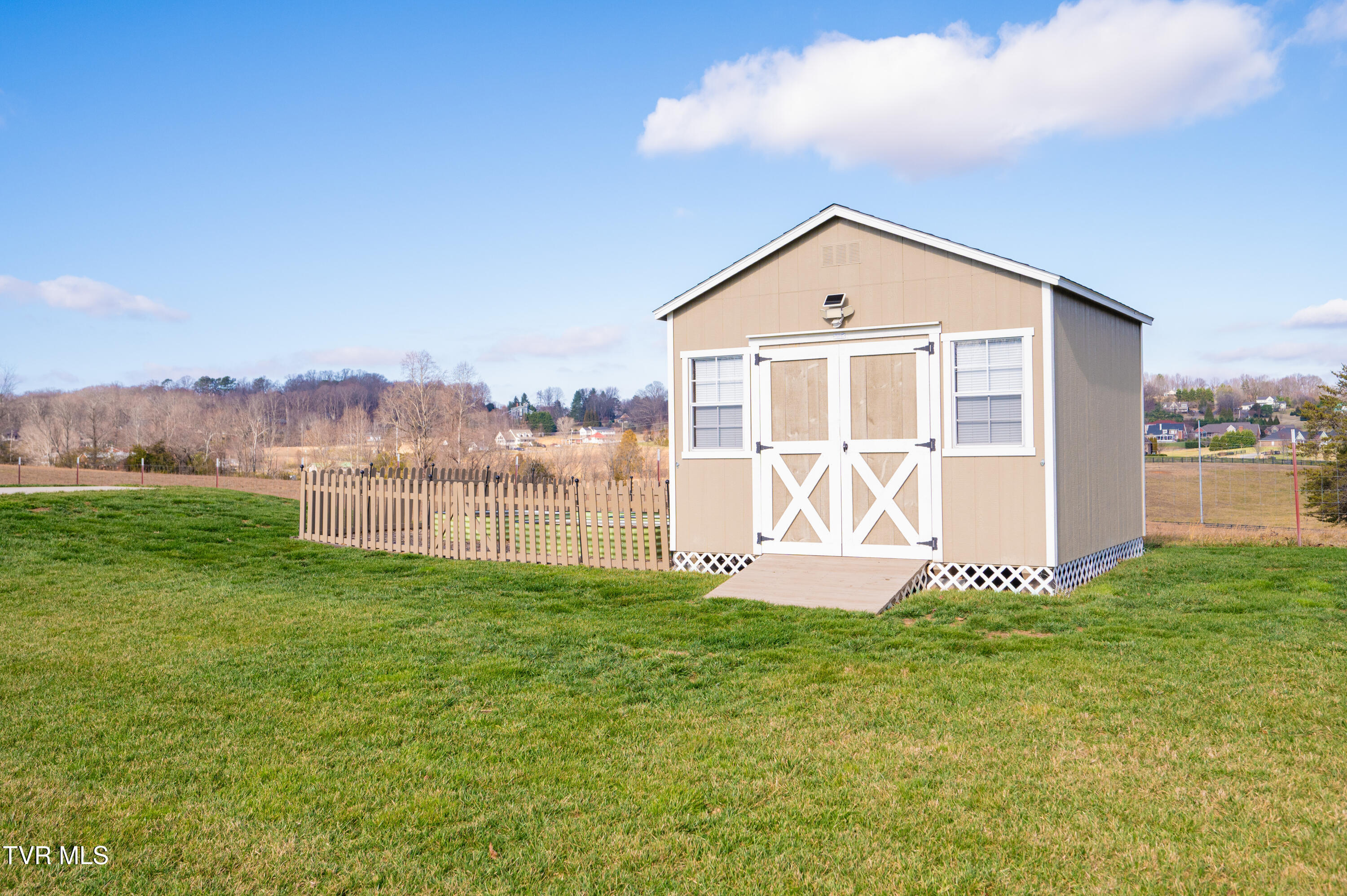 Greeneville, Tennessee, 37745, United States, 4 Bedrooms Bedrooms, ,3 BathroomsBathrooms,Residential,For Sale,2005652