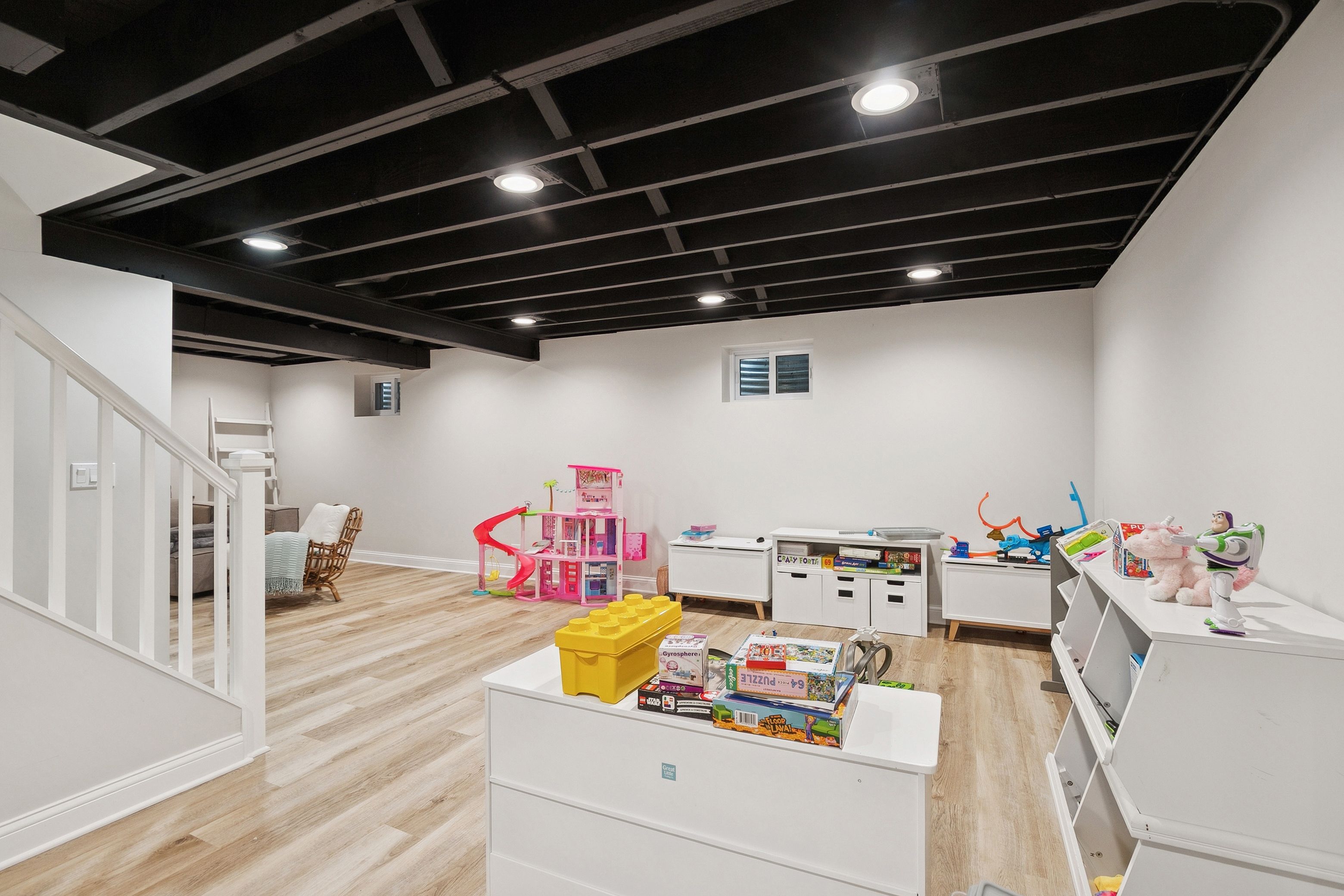  Timeless Charm with Extensive Modern Upgrades and an Unbeatable Lifestyle - 物件實景