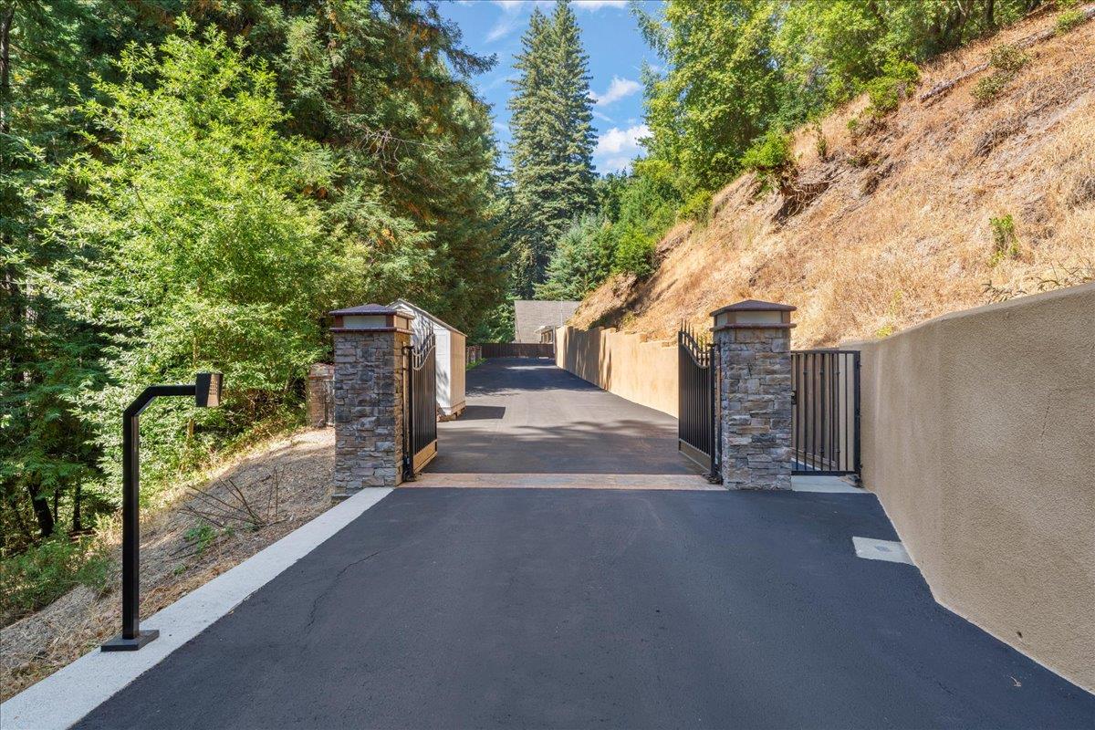 Los Gatos, California, 95033, United States, 3 Bedrooms Bedrooms, ,2 BathroomsBathrooms,Residential,For Sale,1839951