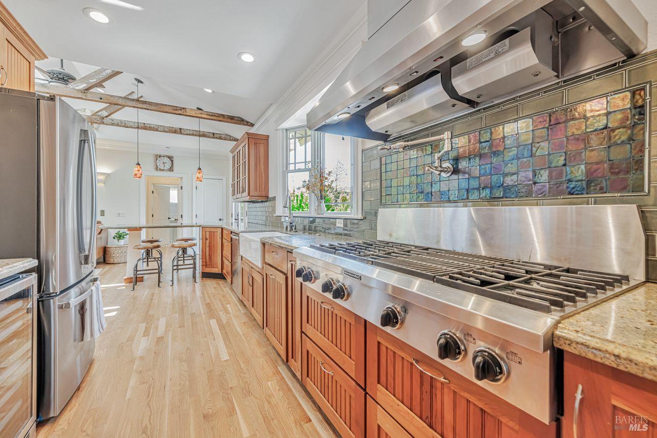 Corte Madera, California, 94925, United States, 4 Bedrooms Bedrooms, ,5 BathroomsBathrooms,Residential,For Sale,1917225
