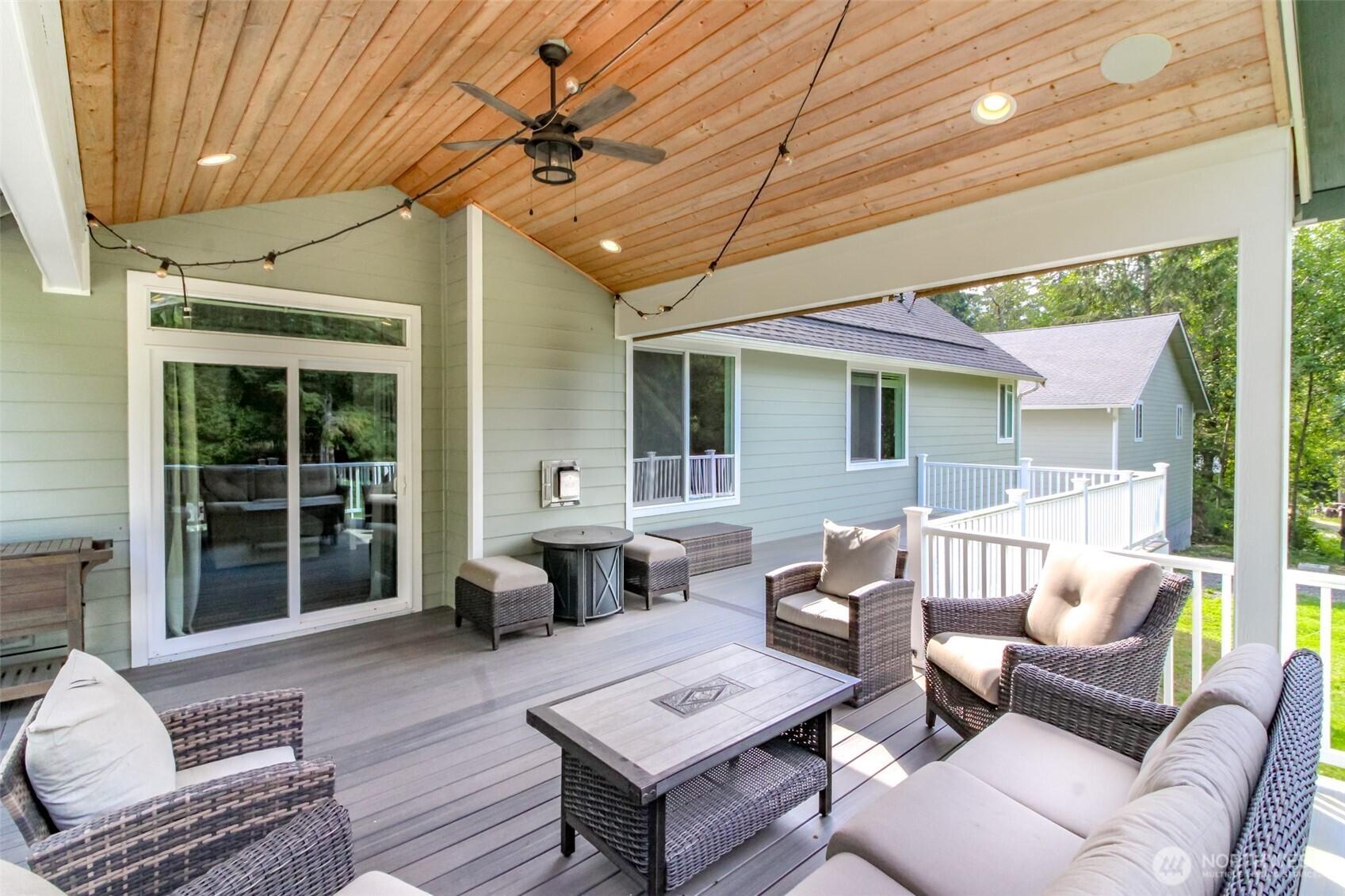MAPLE VALLEY, Washington, 98038, United States, 3 Bedrooms Bedrooms, ,3 BathroomsBathrooms,Residential,For Sale,1947059