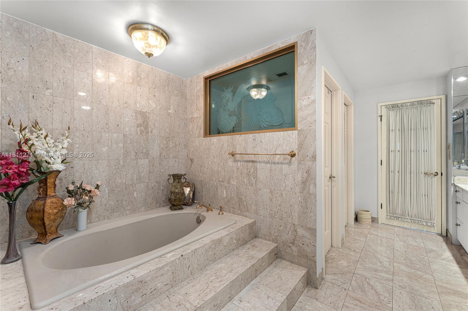 Miami Beach, Florida, 33109, United States, 4 Bedrooms Bedrooms, ,4 BathroomsBathrooms,Residential,For Sale,1837021