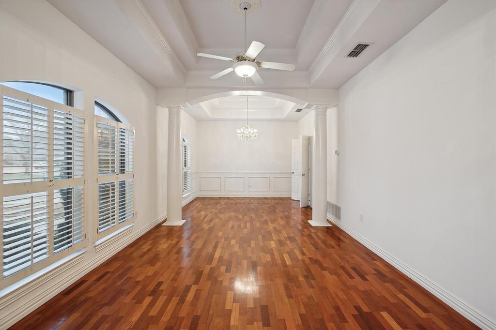 Denton, Texas, 76205, United States, 4 Bedrooms Bedrooms, ,4 BathroomsBathrooms,Residential,For Sale,1915796