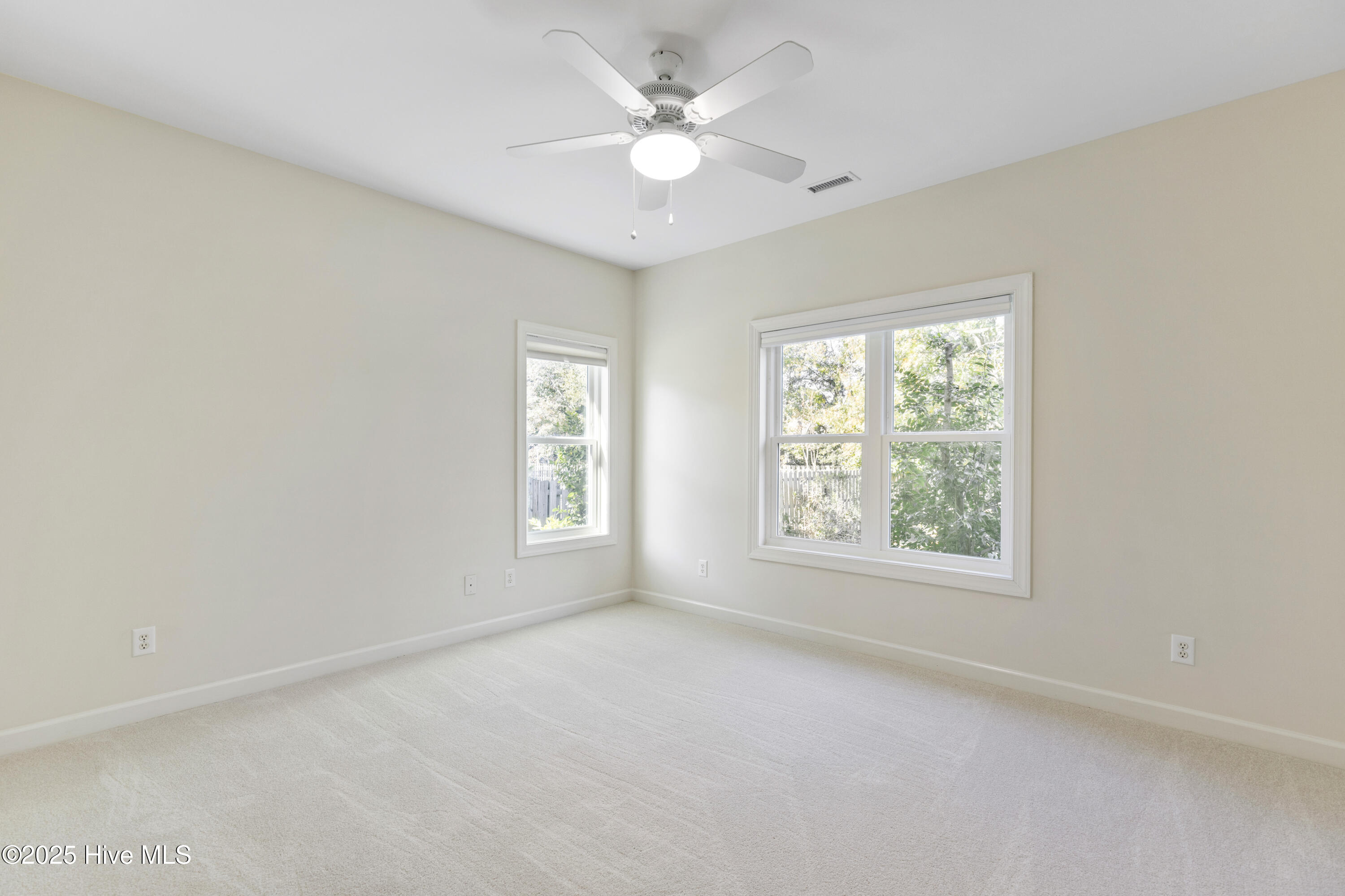 Wilmington, North Carolina, 28409, United States, 4 Bedrooms Bedrooms, ,4 BathroomsBathrooms,Residential,For Sale,1991062