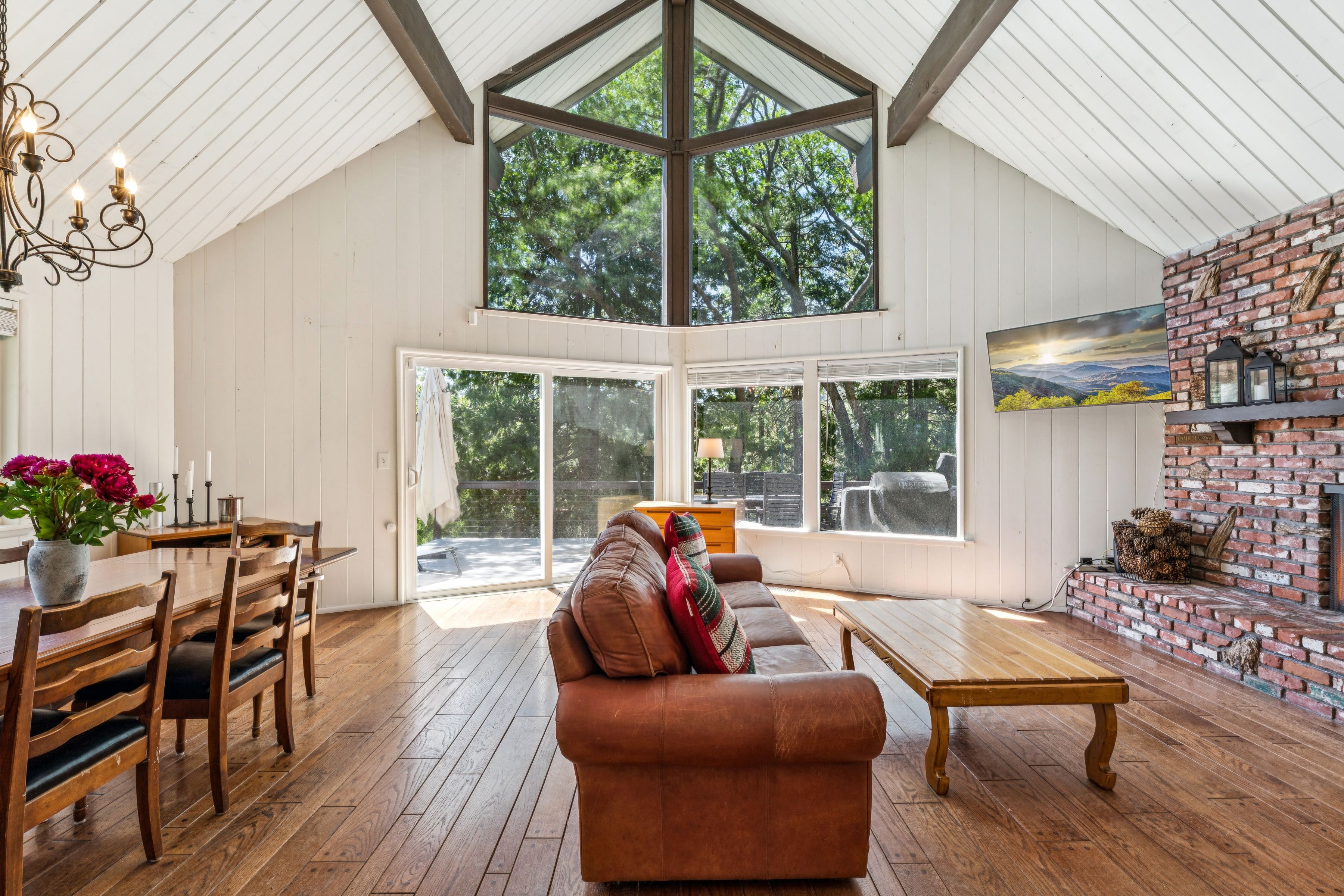  686 Grass Valley Road, Lake Arrowhead, CA 92352 - 物件實景
