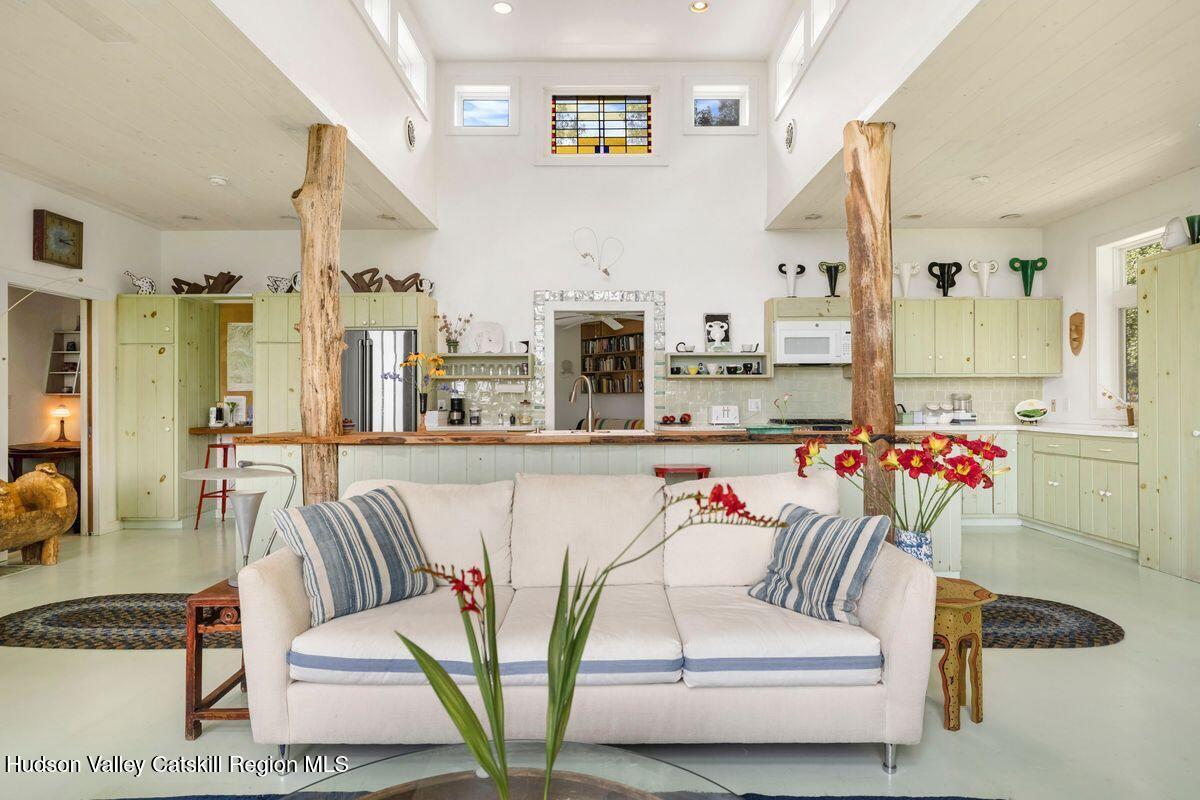 Bearsville, New York, 12409, United States, 3 Bedrooms Bedrooms, ,3 BathroomsBathrooms,Residential,For Sale,1901832
