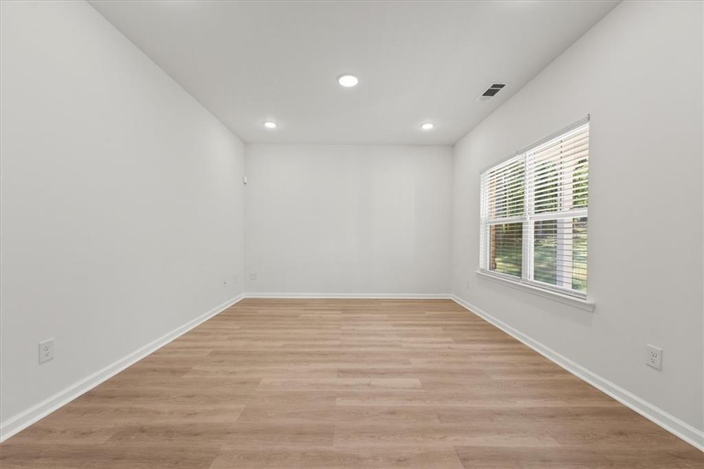 Hampton, Georgia, 30228, United States, 5 Bedrooms Bedrooms, ,4 BathroomsBathrooms,Residential,For Sale,1956814
